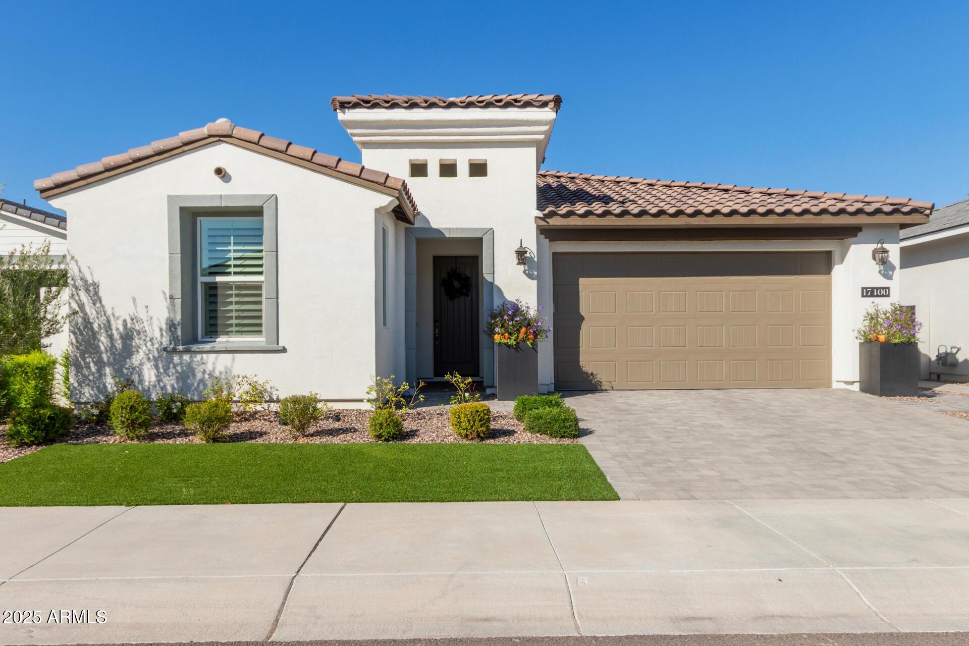 W Auburn St, Surprise, AZ 85388
