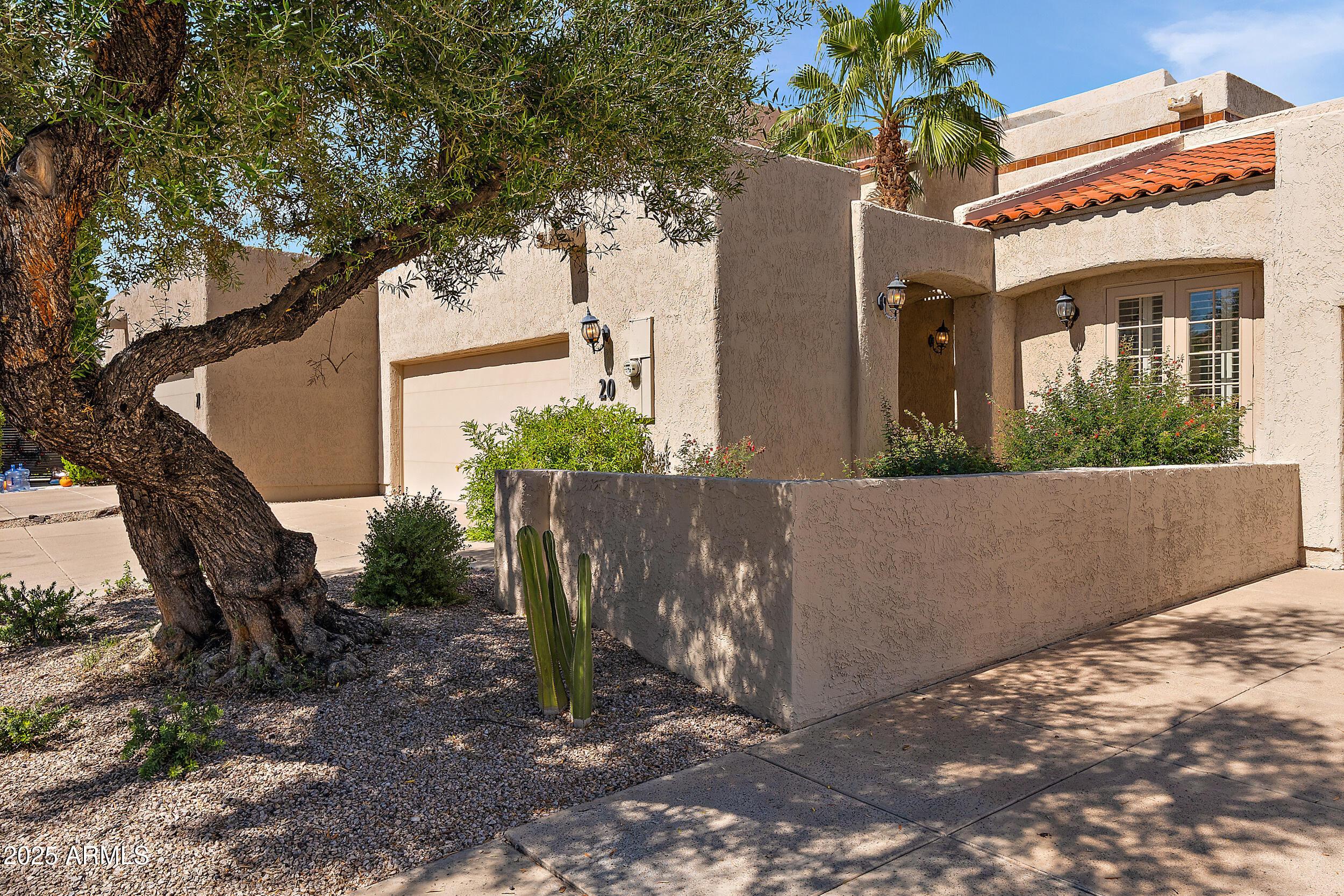 E Arizona Biltmore Cir, Phoenix, AZ 85016