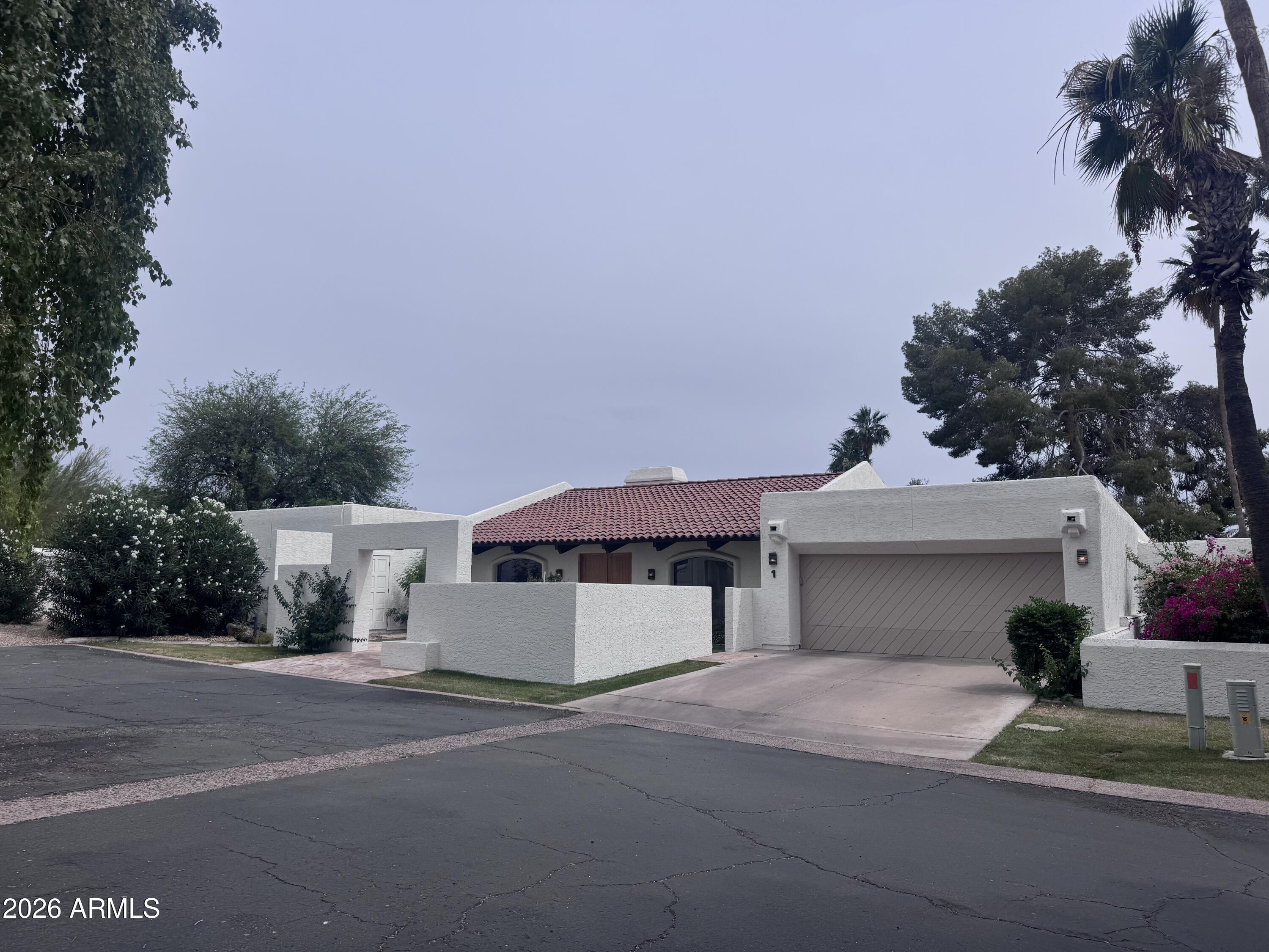 E Camelback Rd, Phoenix, AZ 85018