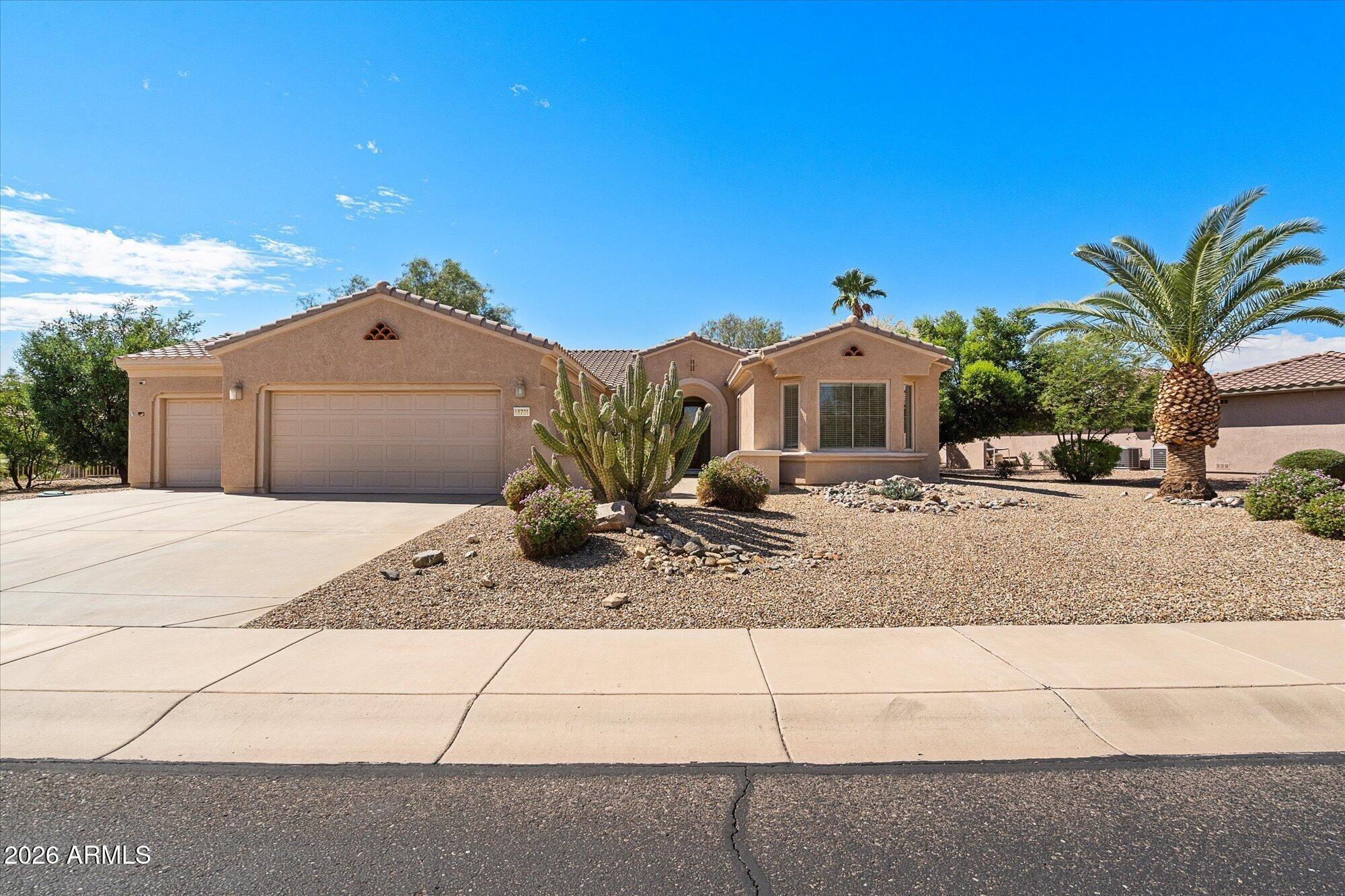 W Oracle Rim Dr, Surprise, AZ 85387