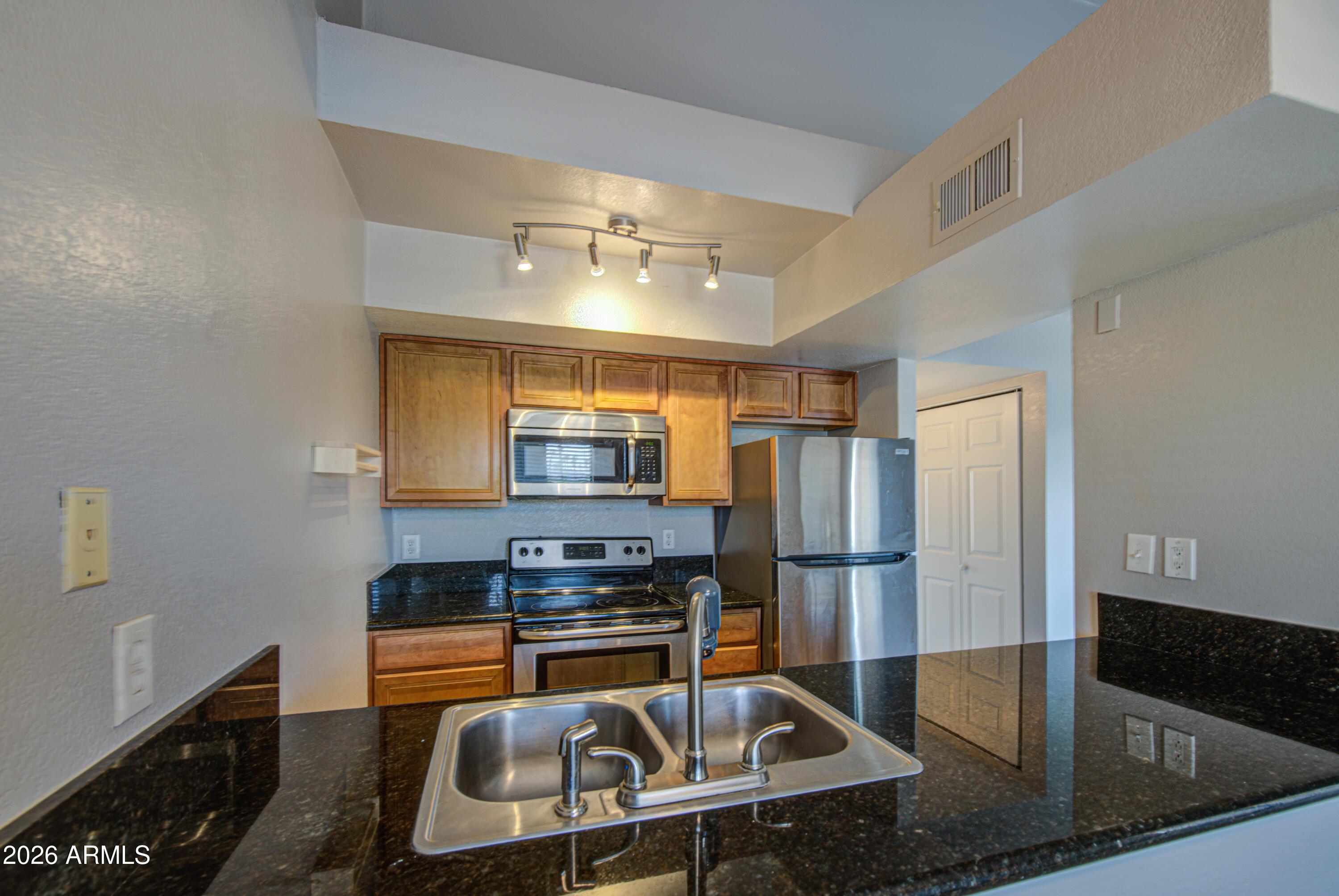 N 48th St, Phoenix, AZ 85008