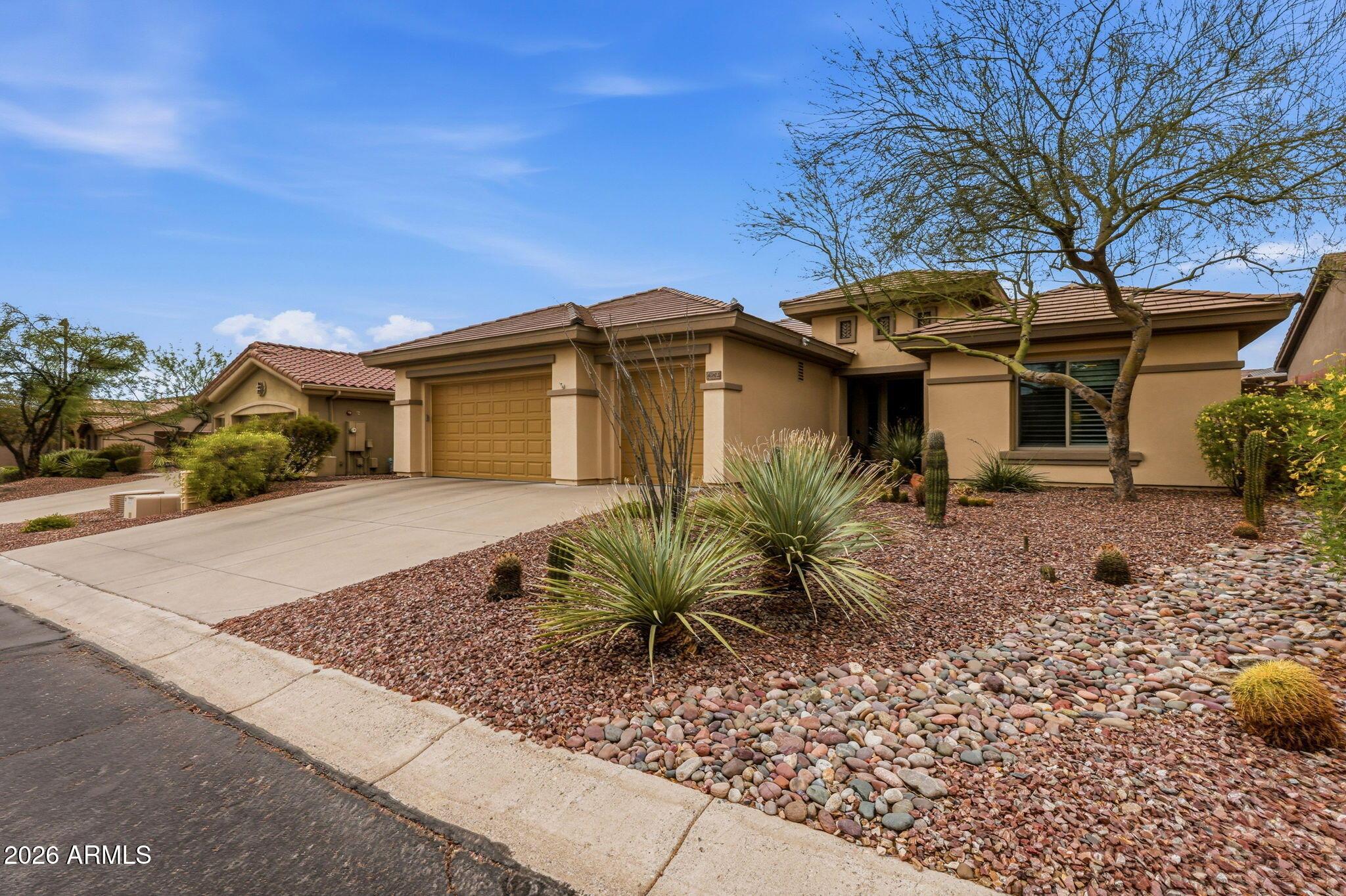 N Iron Horse Ct, Anthem, AZ 85086