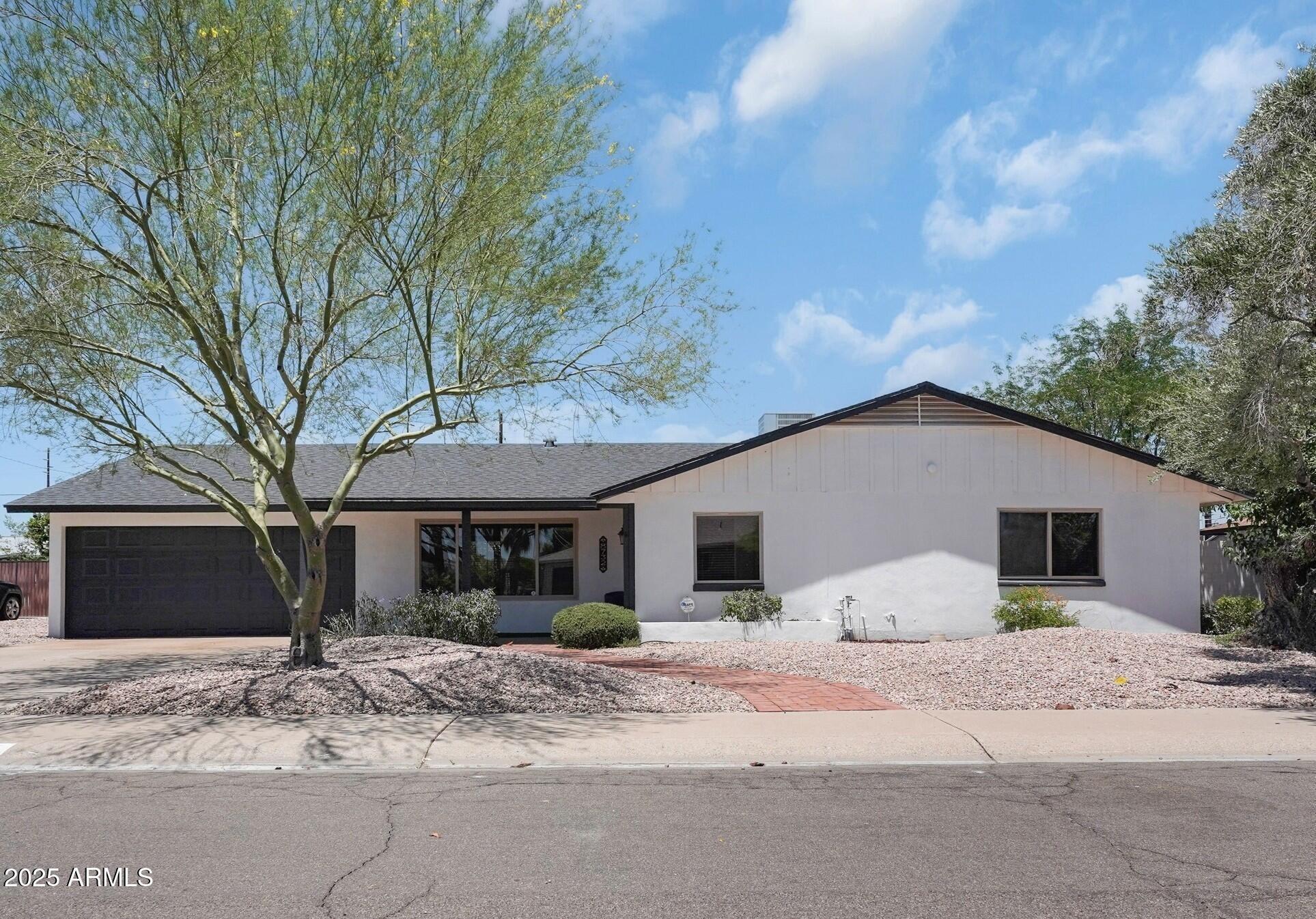 E Sandalwood Dr, Scottsdale, AZ 85250