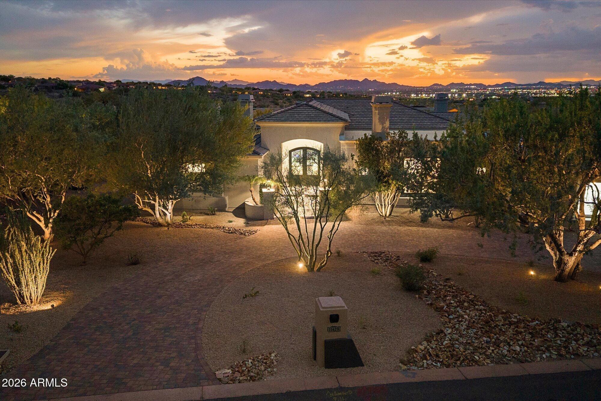 E Le Marche Dr, Scottsdale, AZ 85255