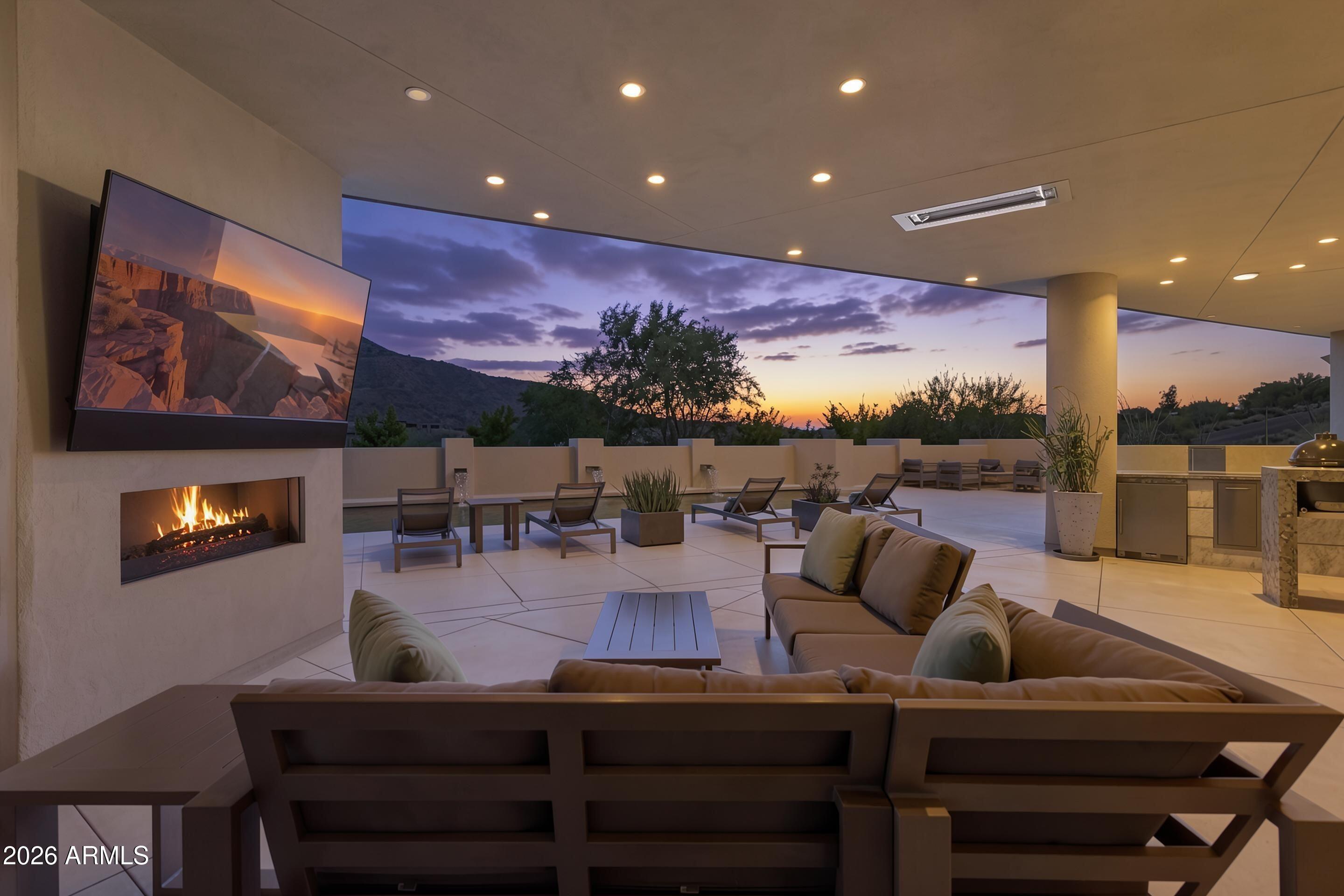 N Holiday Ln, Carefree, AZ 85377