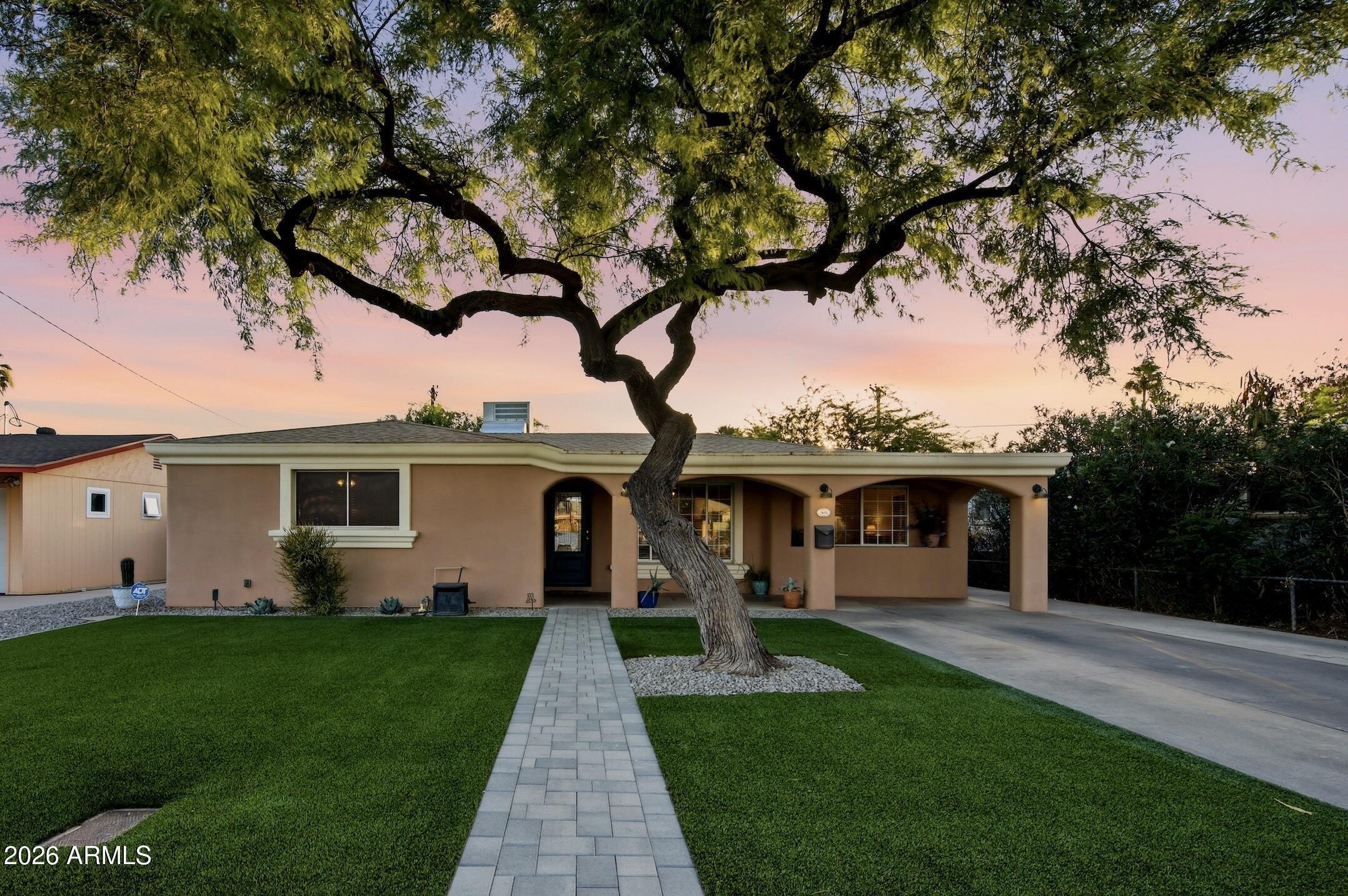 N 37th St, Phoenix, AZ 85008