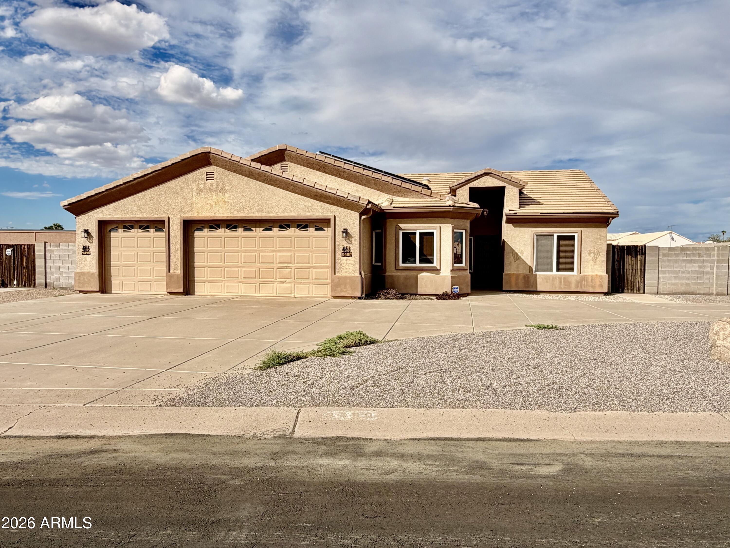 W Wenden Dr, Arizona City, AZ 85123