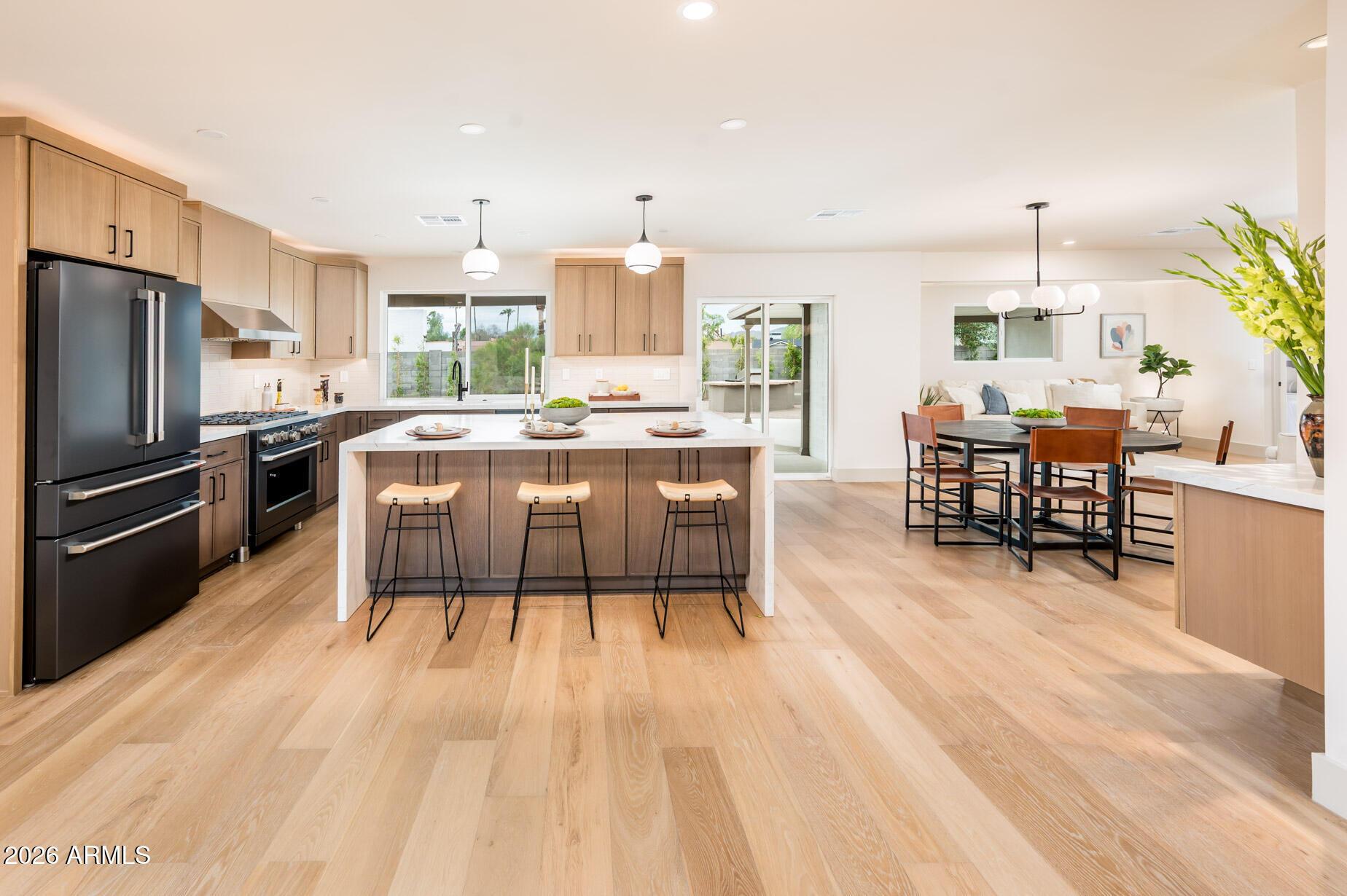 E Shaw Butte Dr, Scottsdale, AZ 85254