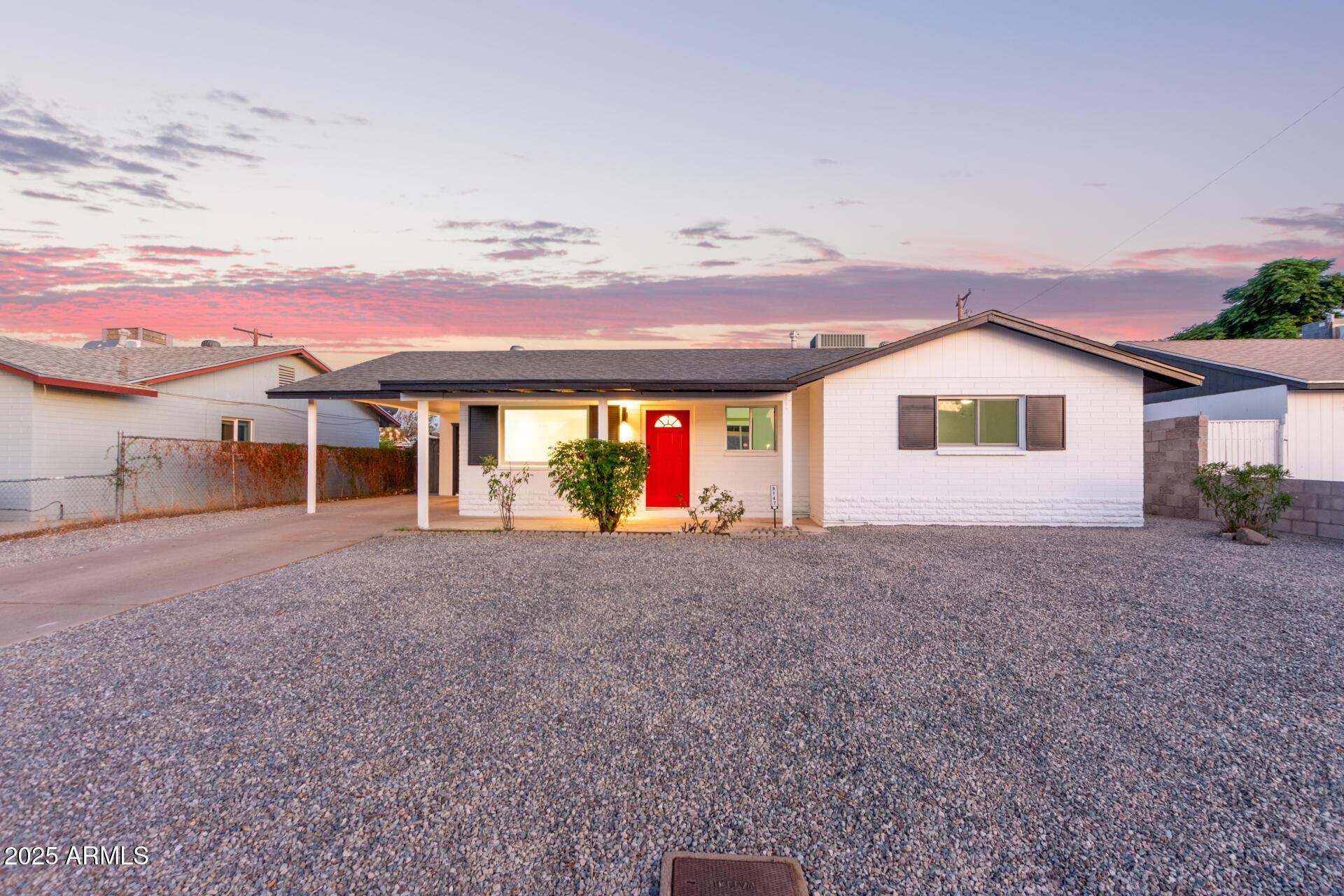W Clarendon Ave, Phoenix, AZ 85033