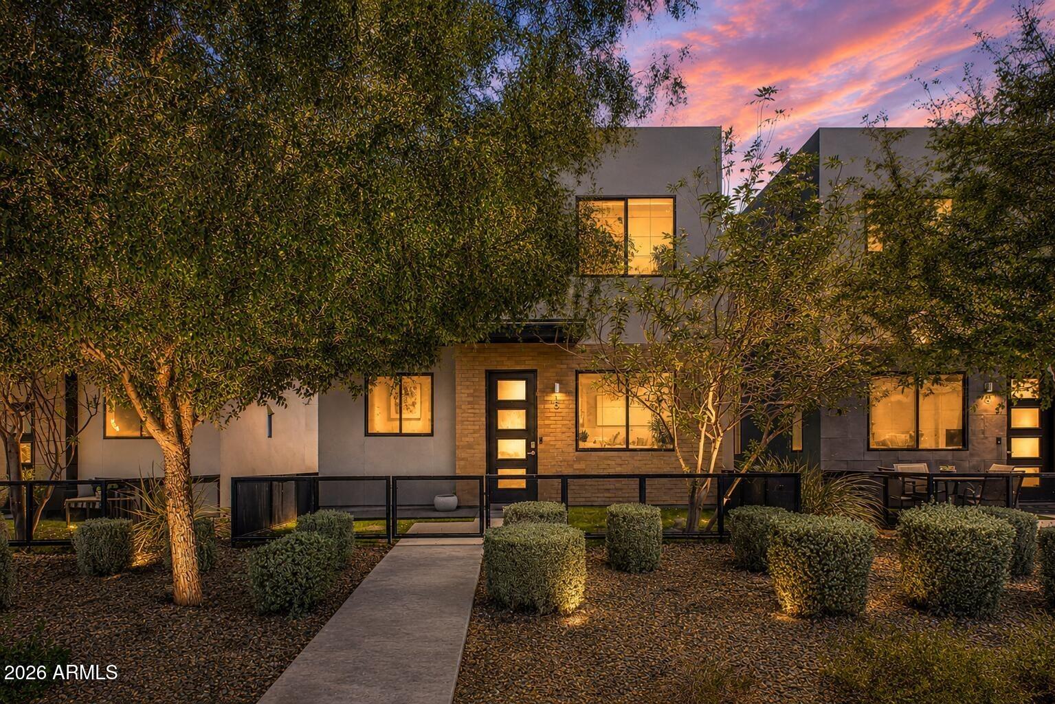 N 42nd St, Phoenix, AZ 85008
