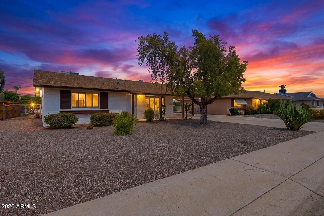 W Canterbury Dr, Sun City, AZ 85351