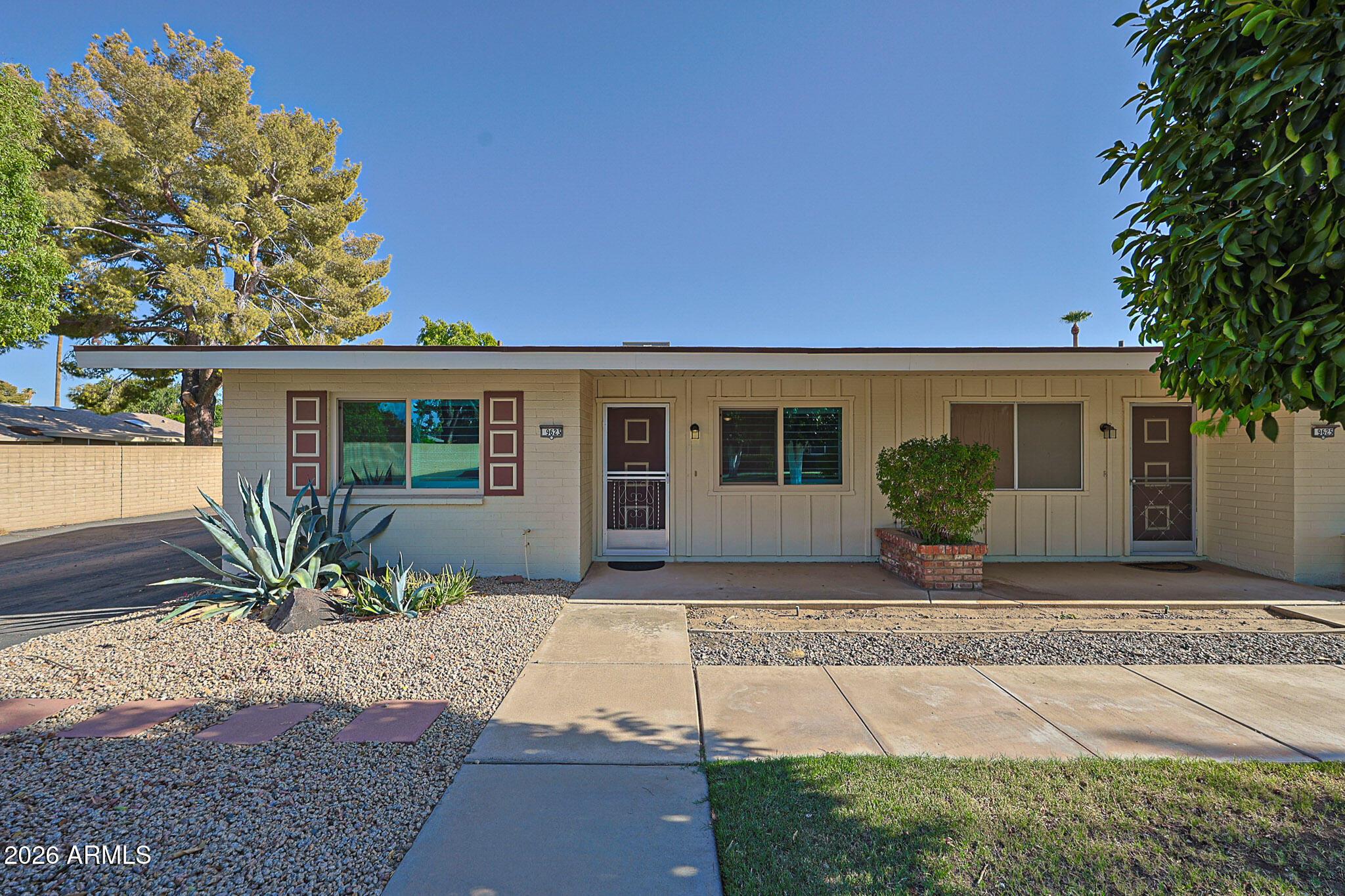 N 111th Ave, Sun City, AZ 85351