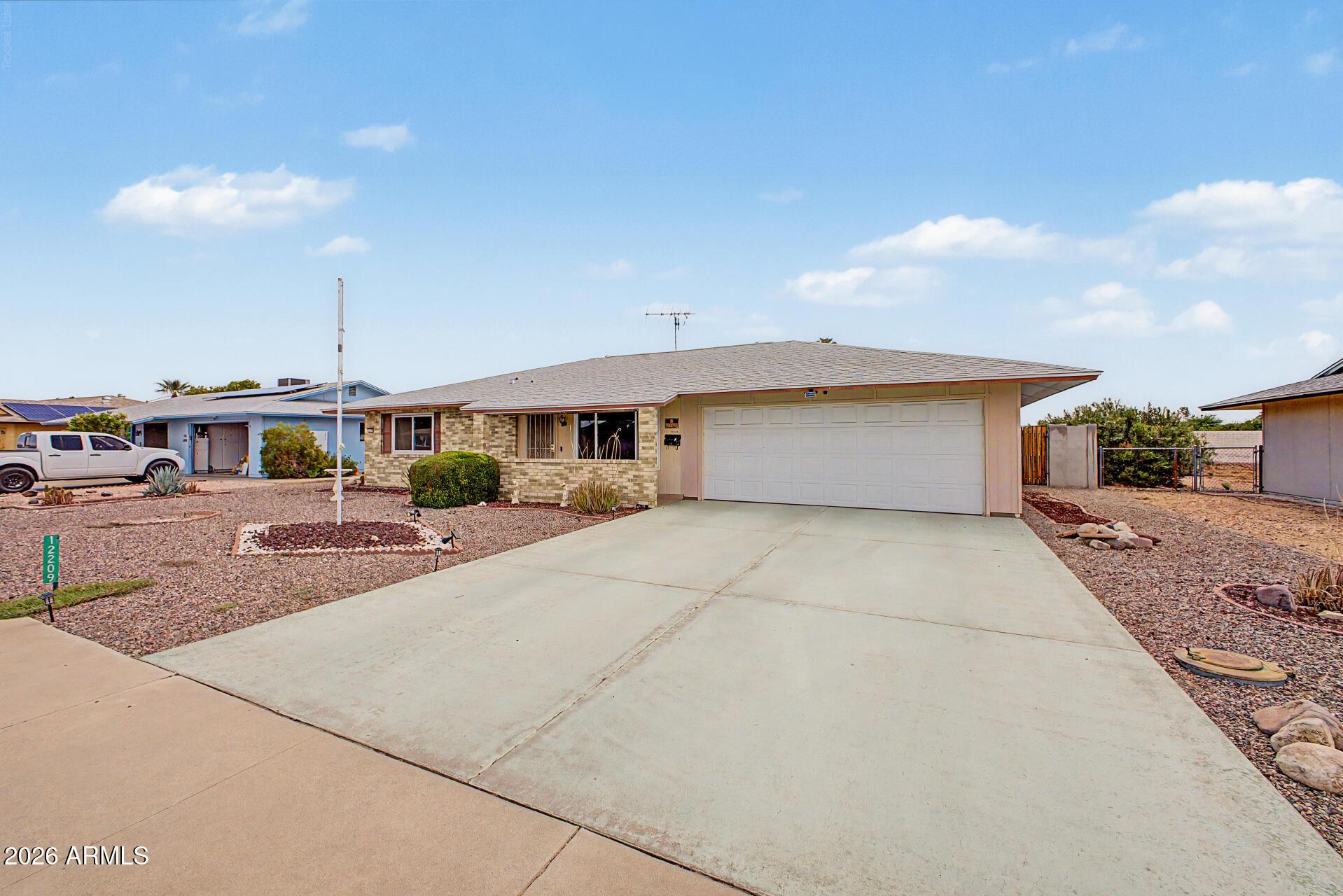 N Mission Dr, Sun City, AZ 85351
