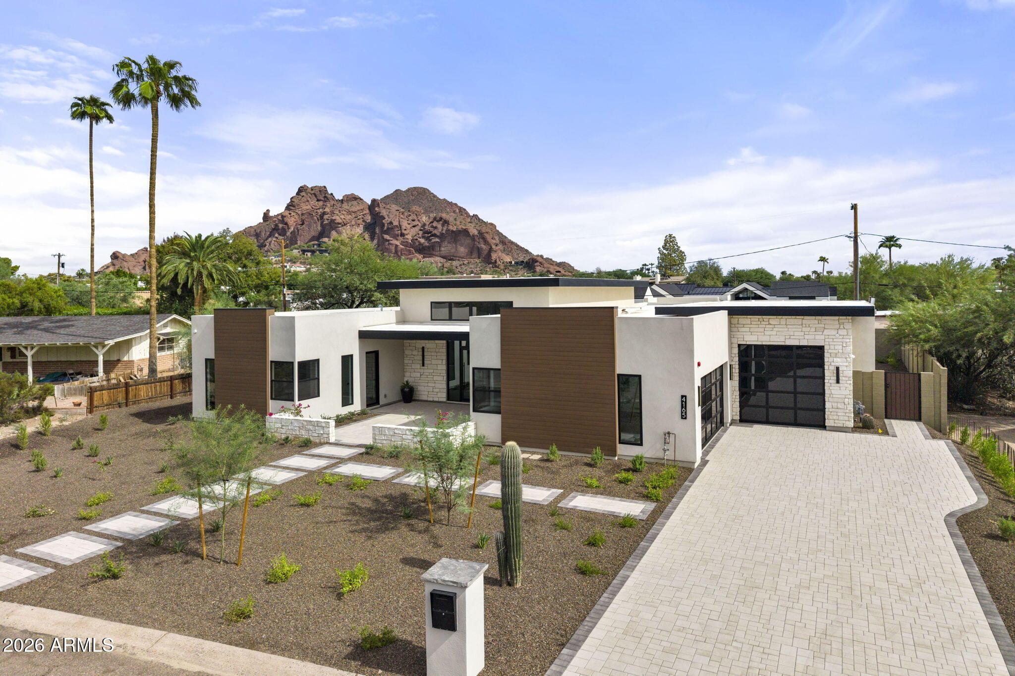 E Saint Joseph Way, Phoenix, AZ 85018