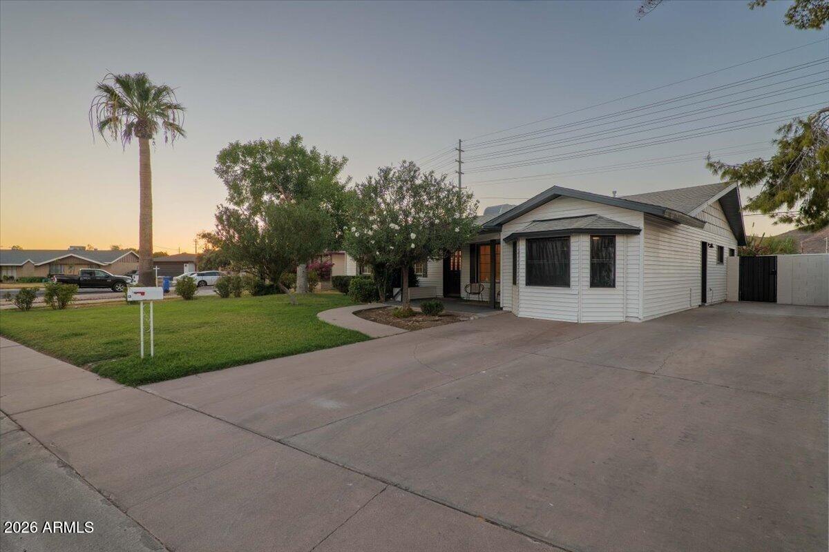 W Sunnyslope Ln, Phoenix, AZ 85021