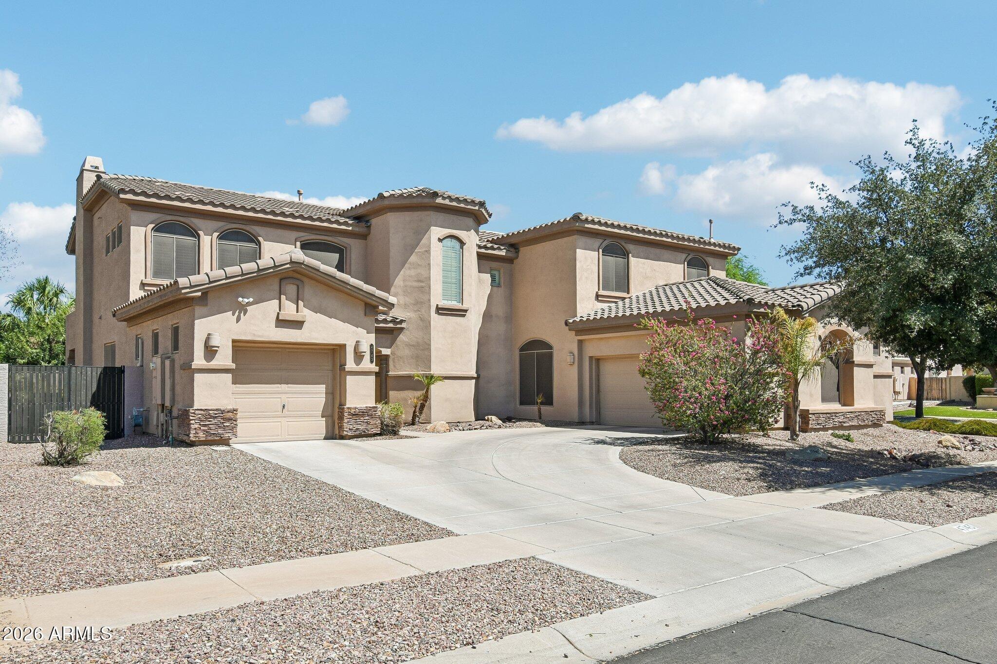 S Star Canyon Dr, Gilbert, AZ 85297