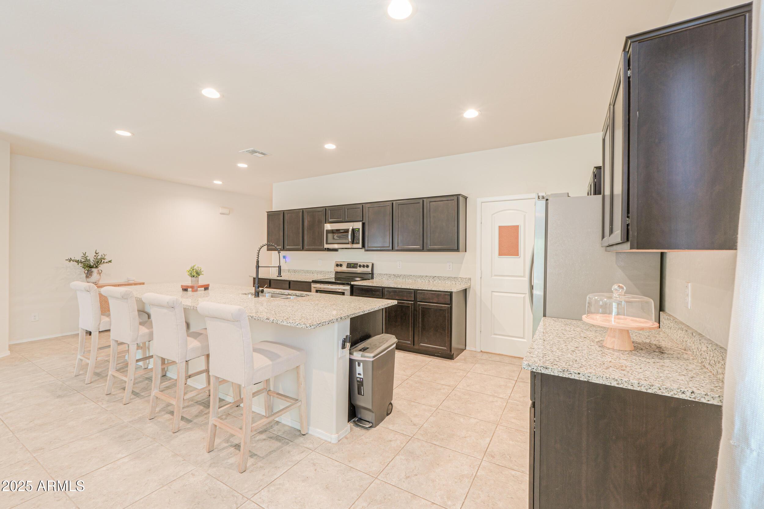 W Pampoloma Ave, Maricopa, AZ 85138