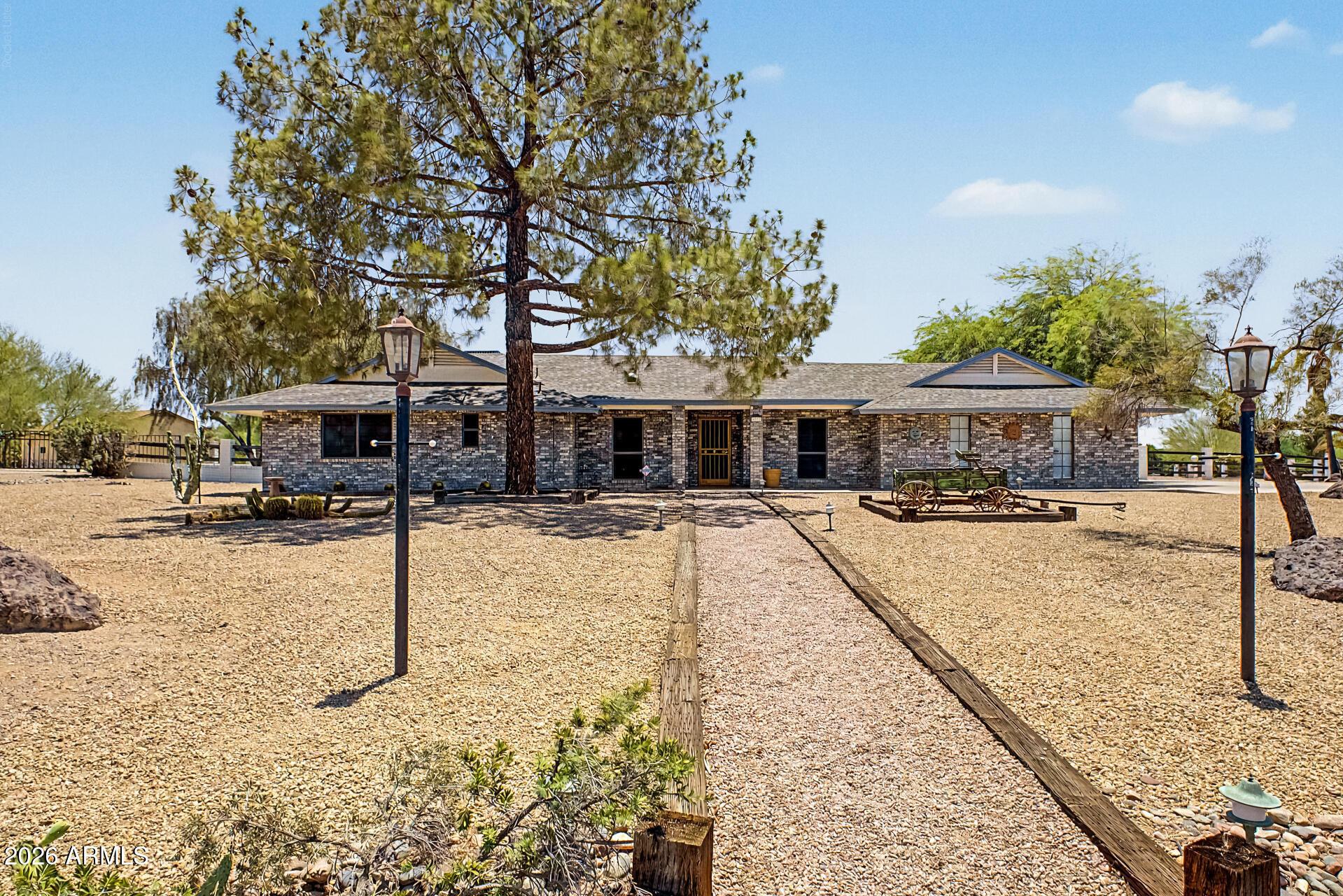 N 111th Dr, Sun City, AZ 85351