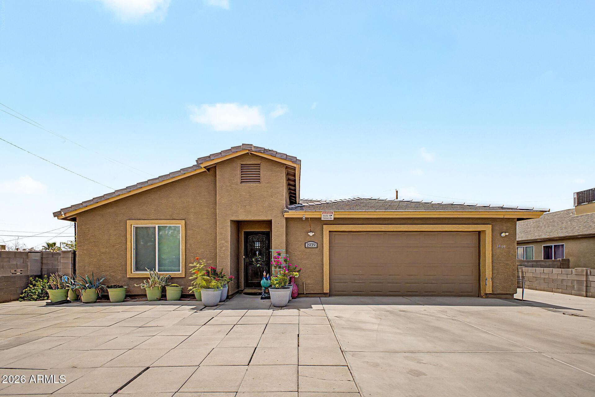 E Encinas Ln, Phoenix, AZ 85040