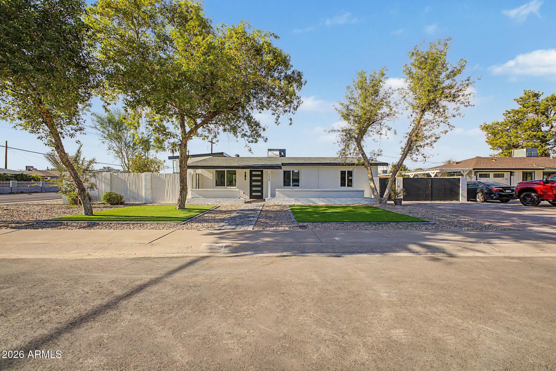 W Catalina Dr, Phoenix, AZ 85015