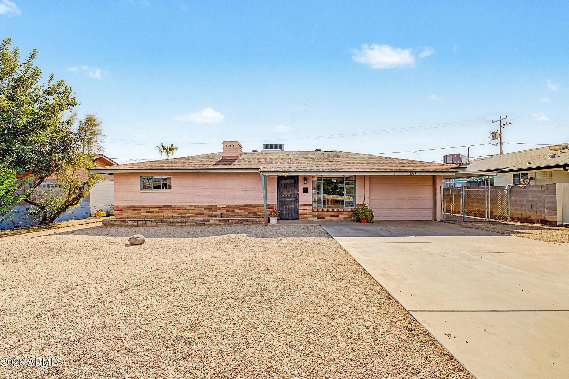 N 8th St, Phoenix, AZ 85020
