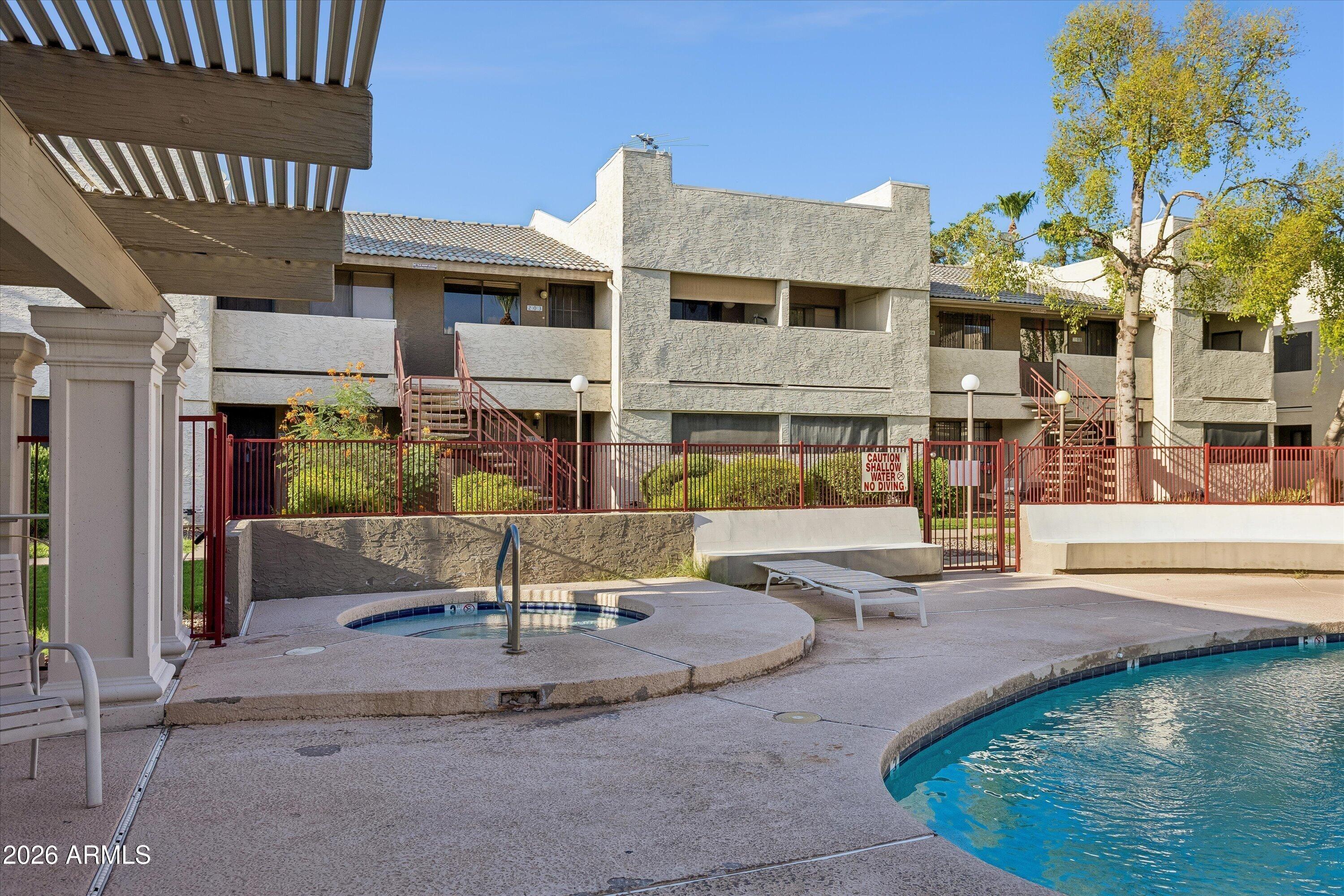 E Earll Dr, Phoenix, AZ 85018