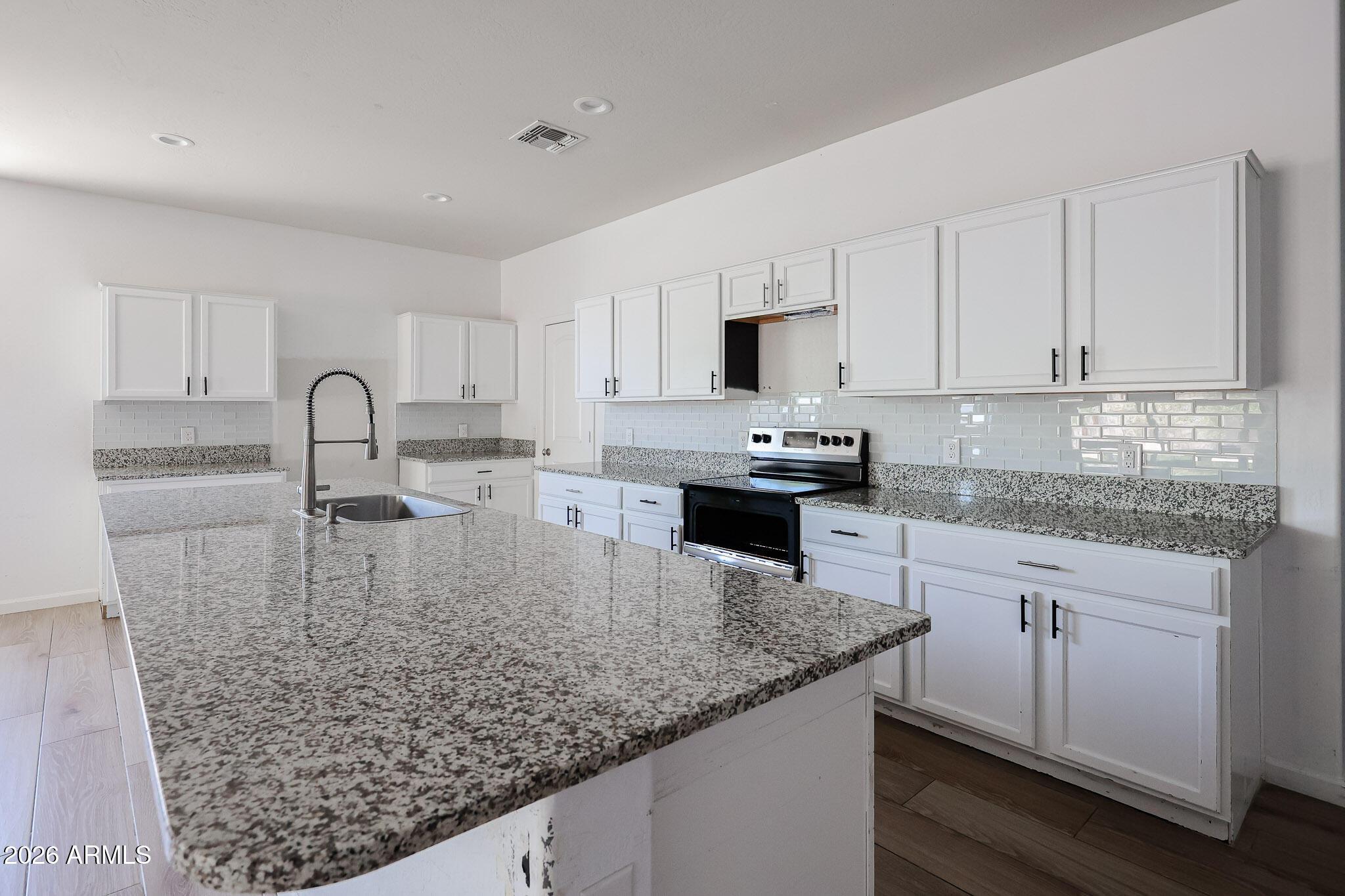 W Coles Rd, Buckeye, AZ 85326