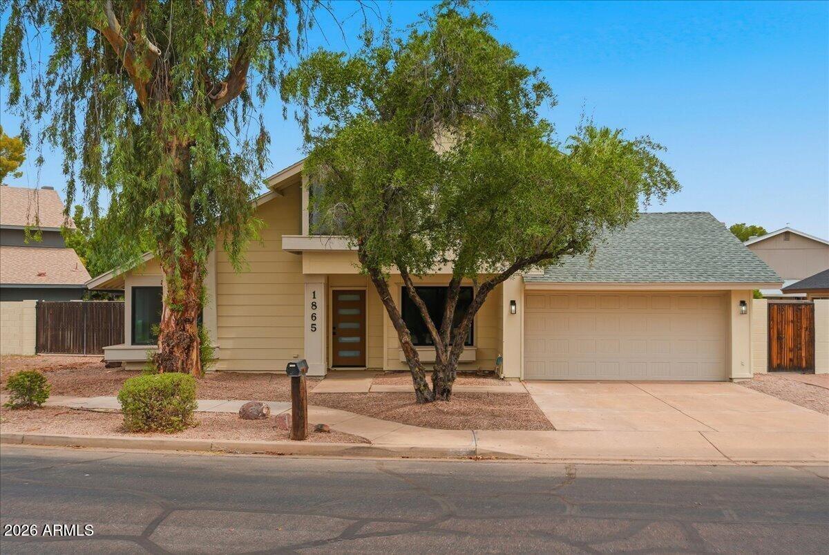 S Ash, Mesa, AZ 85202