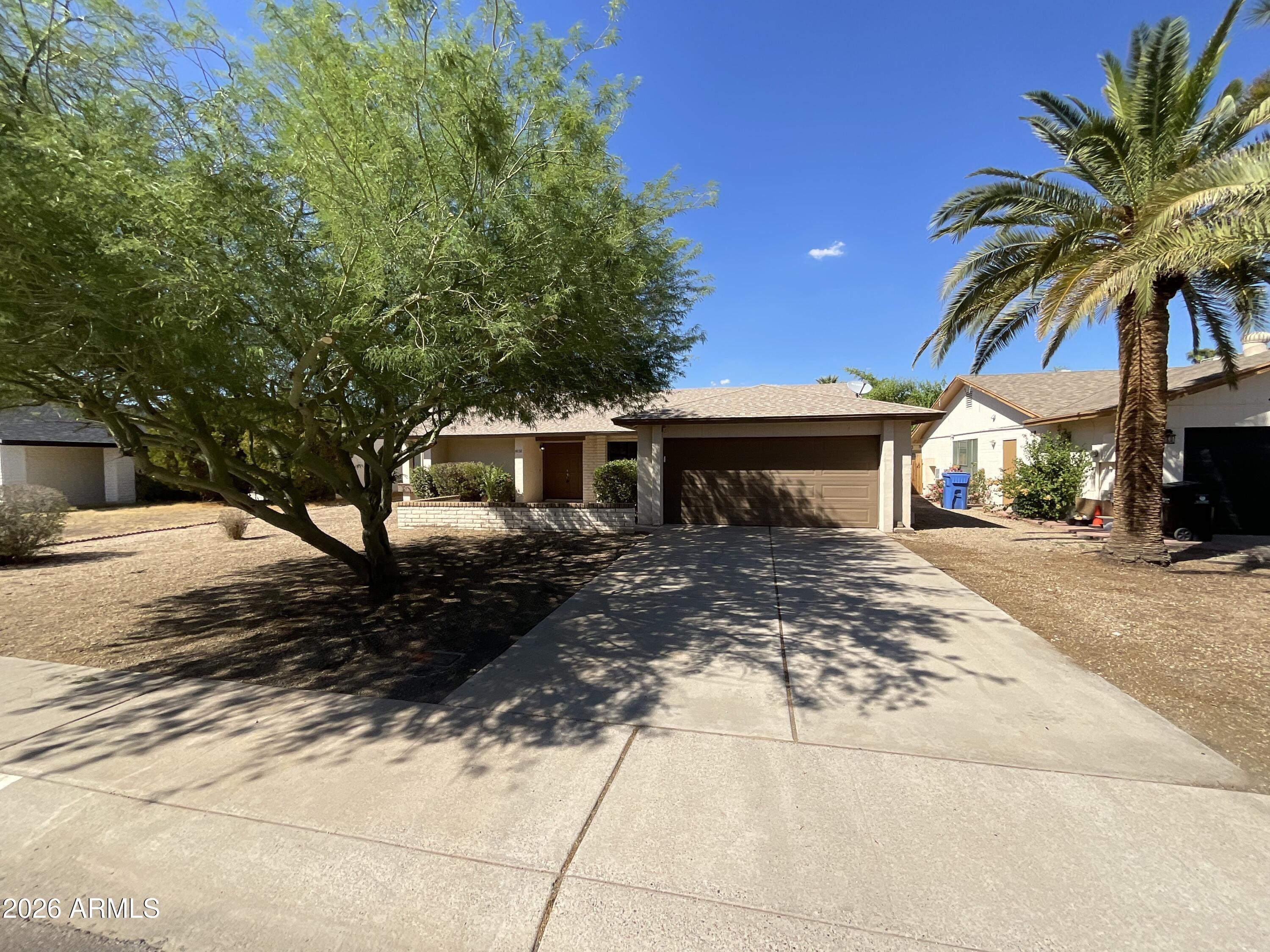W Mercer Ln, Phoenix, AZ 85029