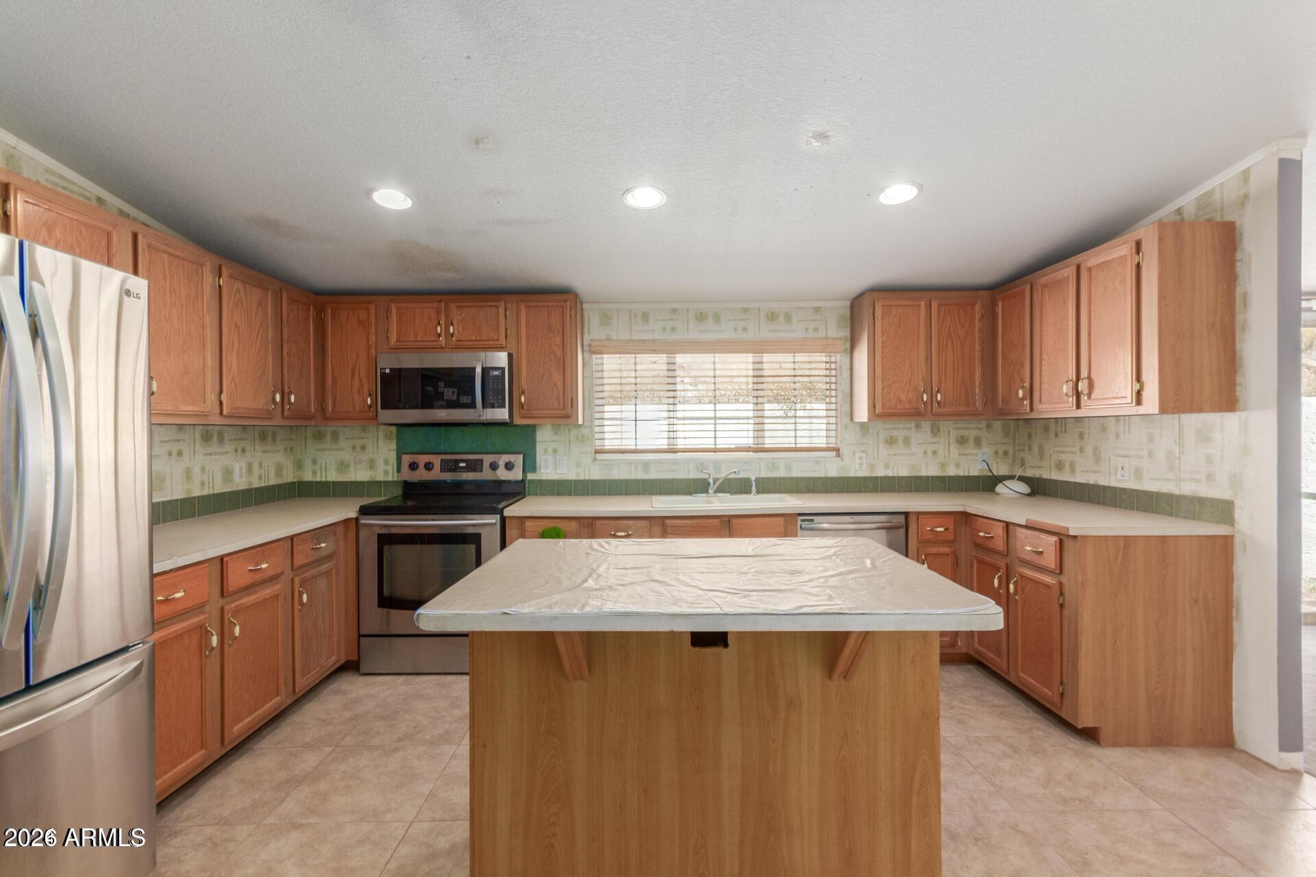 N 27th Ave, New River, AZ 85087