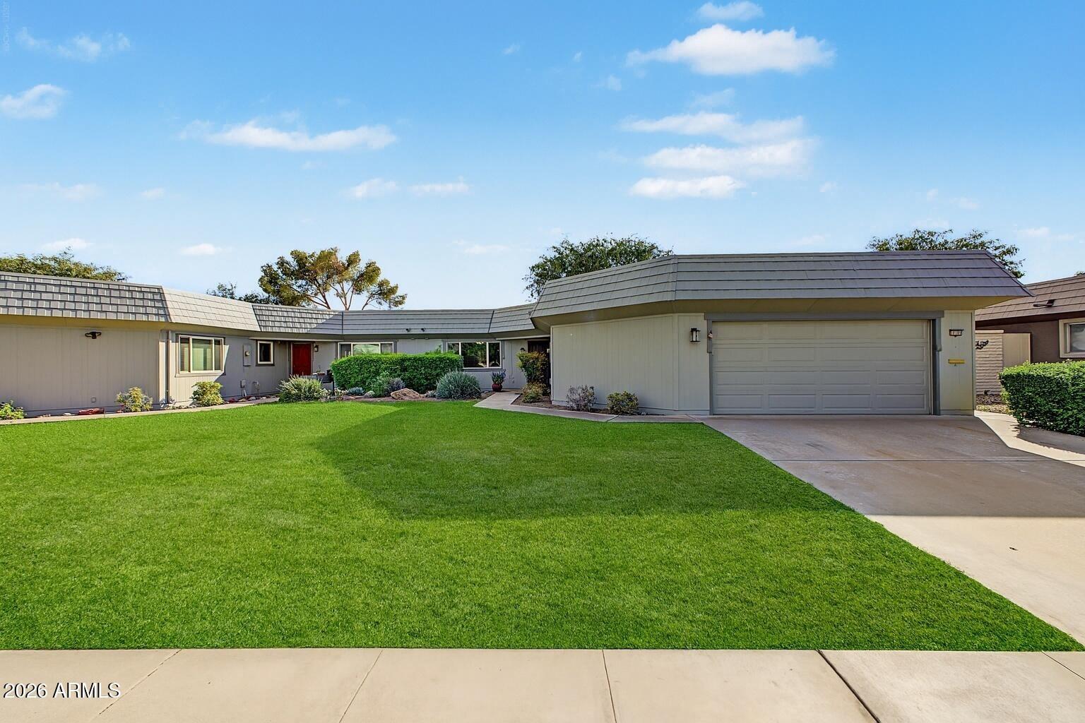 W Pineaire Dr, Sun City, AZ 85351