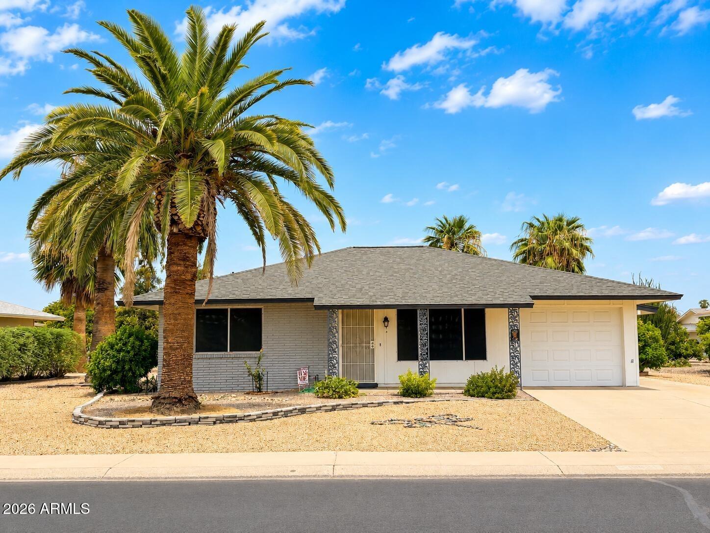 N 104th Dr, Sun City, AZ 85373