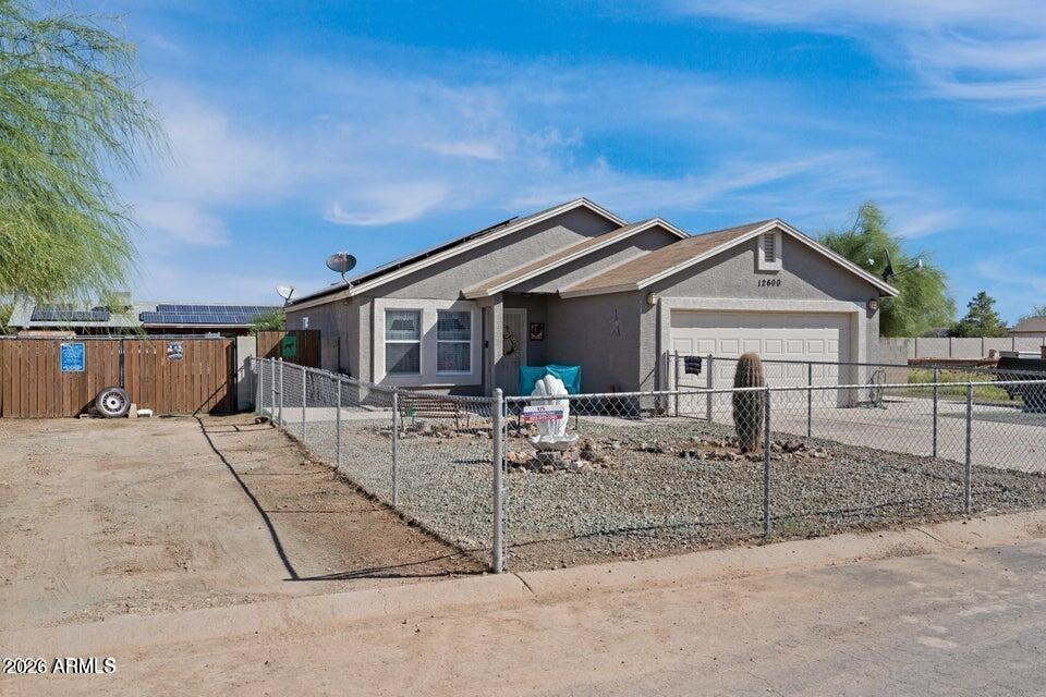 W Madero Dr, Arizona City, AZ 85123