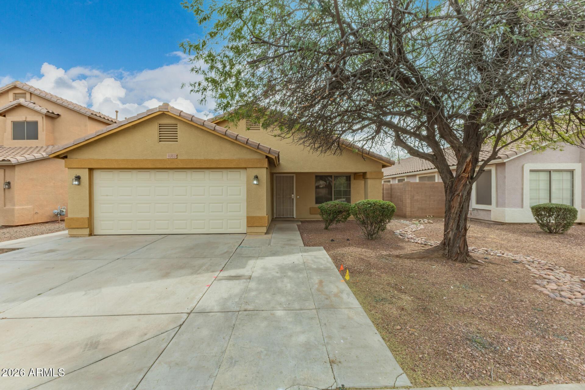 W Davis Ln, Avondale, AZ 85323