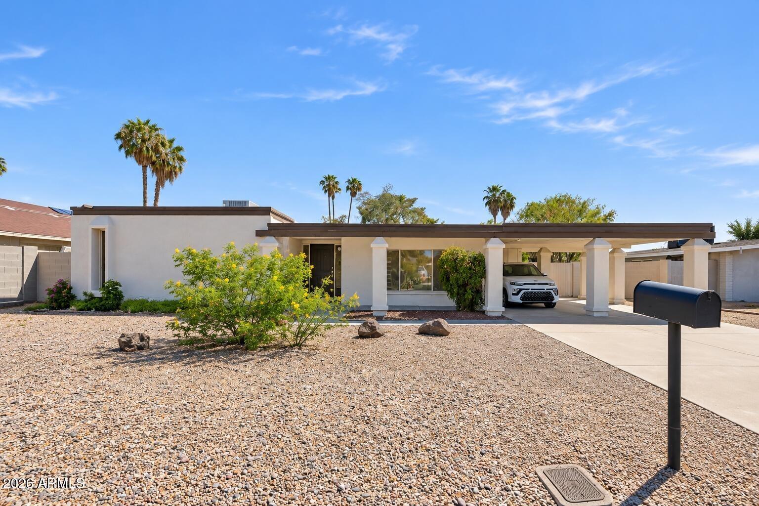 W Mercer Ln, Phoenix, AZ 85029
