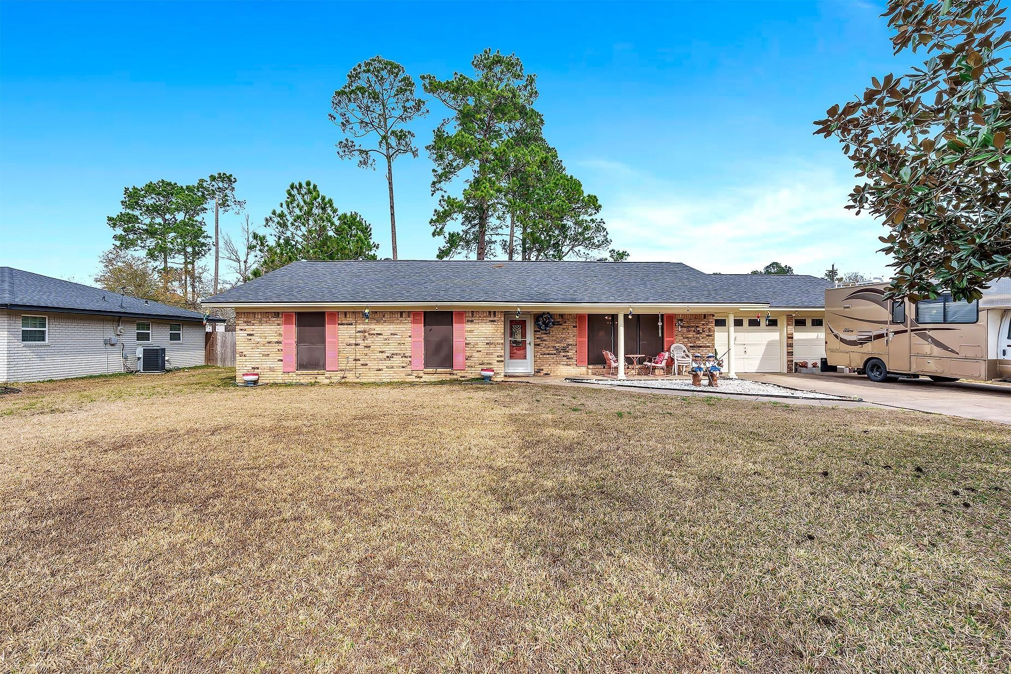 Laurie Ln, Lumberton, TX 77657