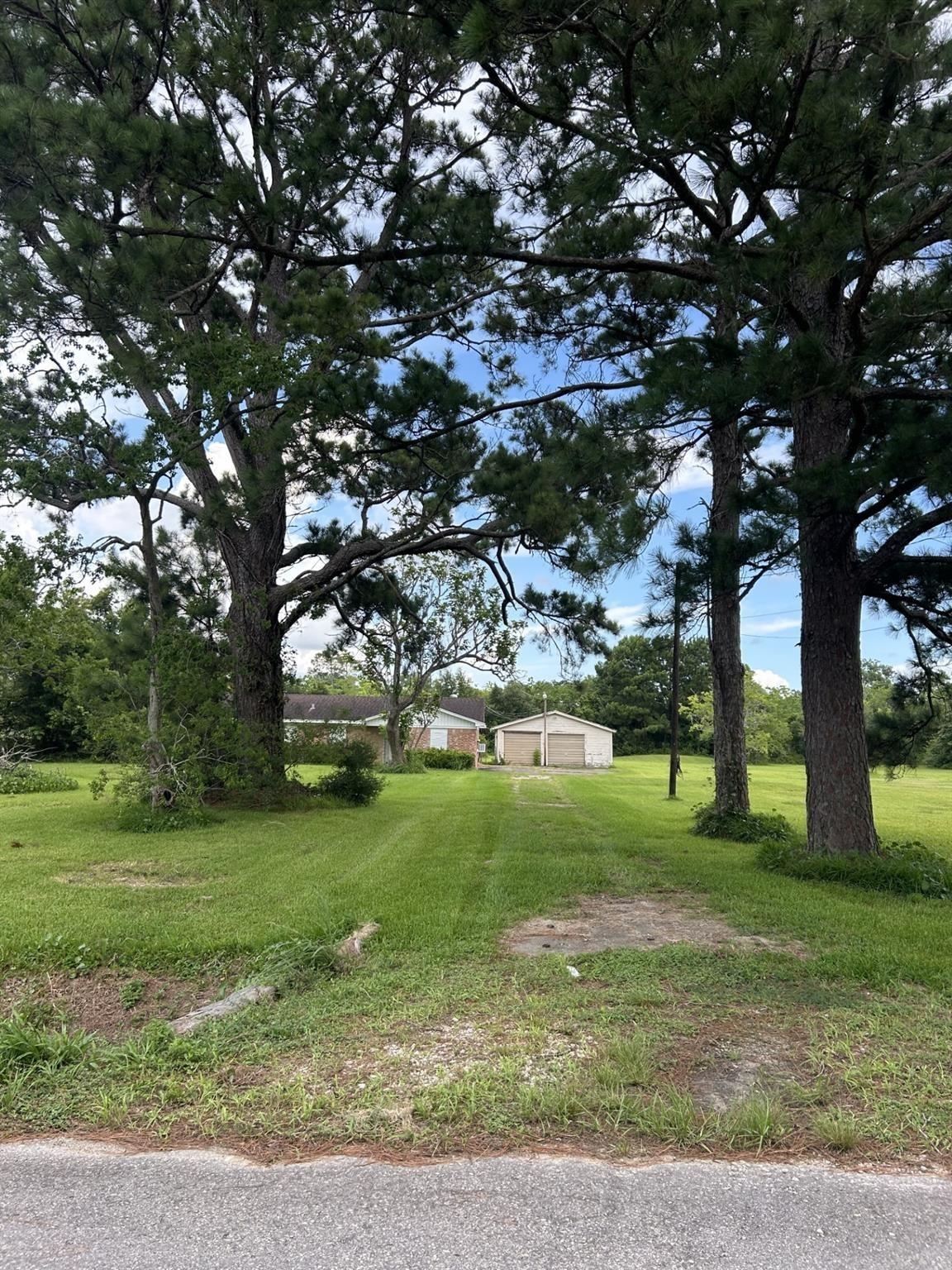 Avenue R, Santa Fe, TX 77510