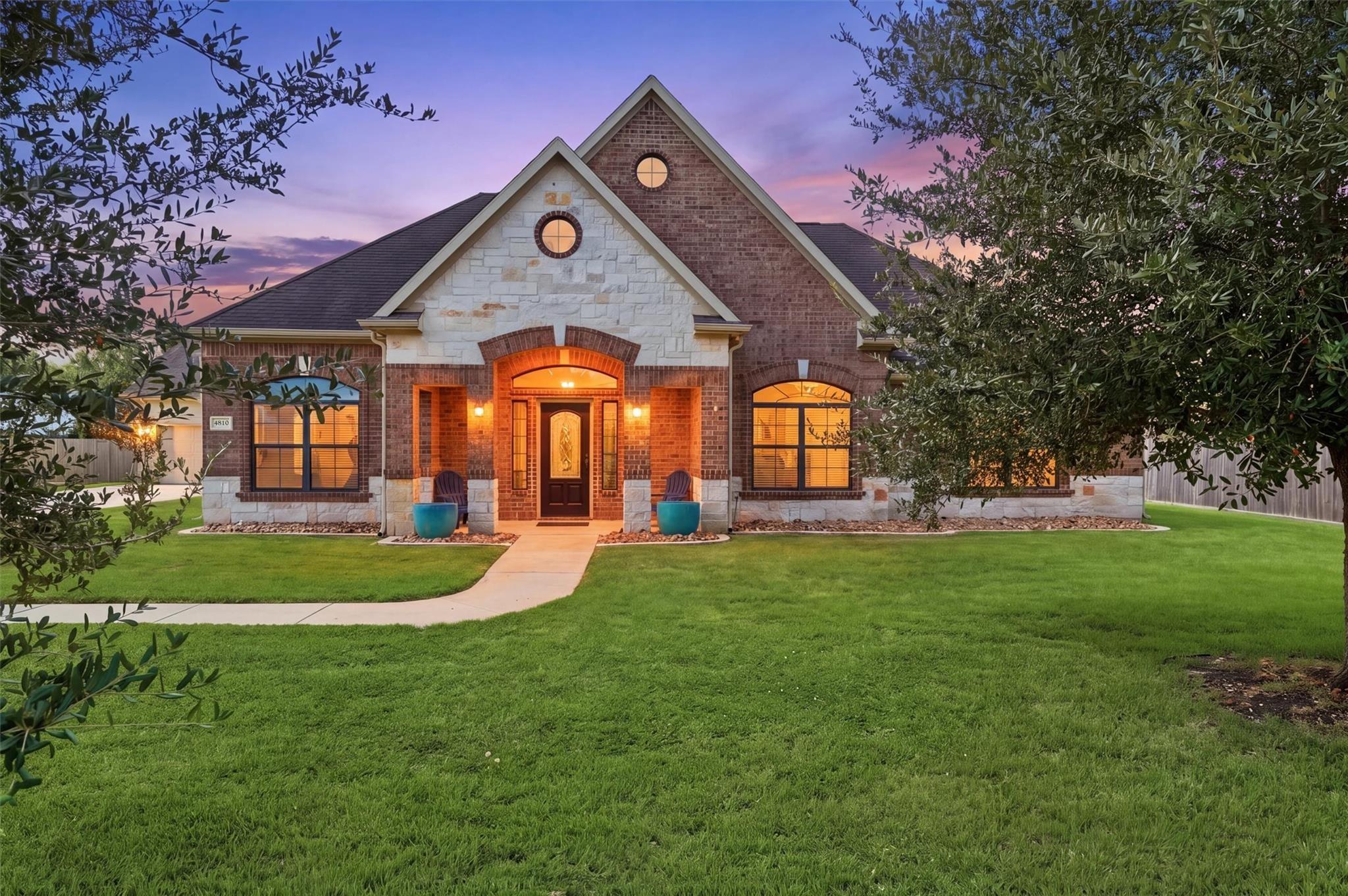 Magnolia Bend Dr, Rosharon, TX 77583