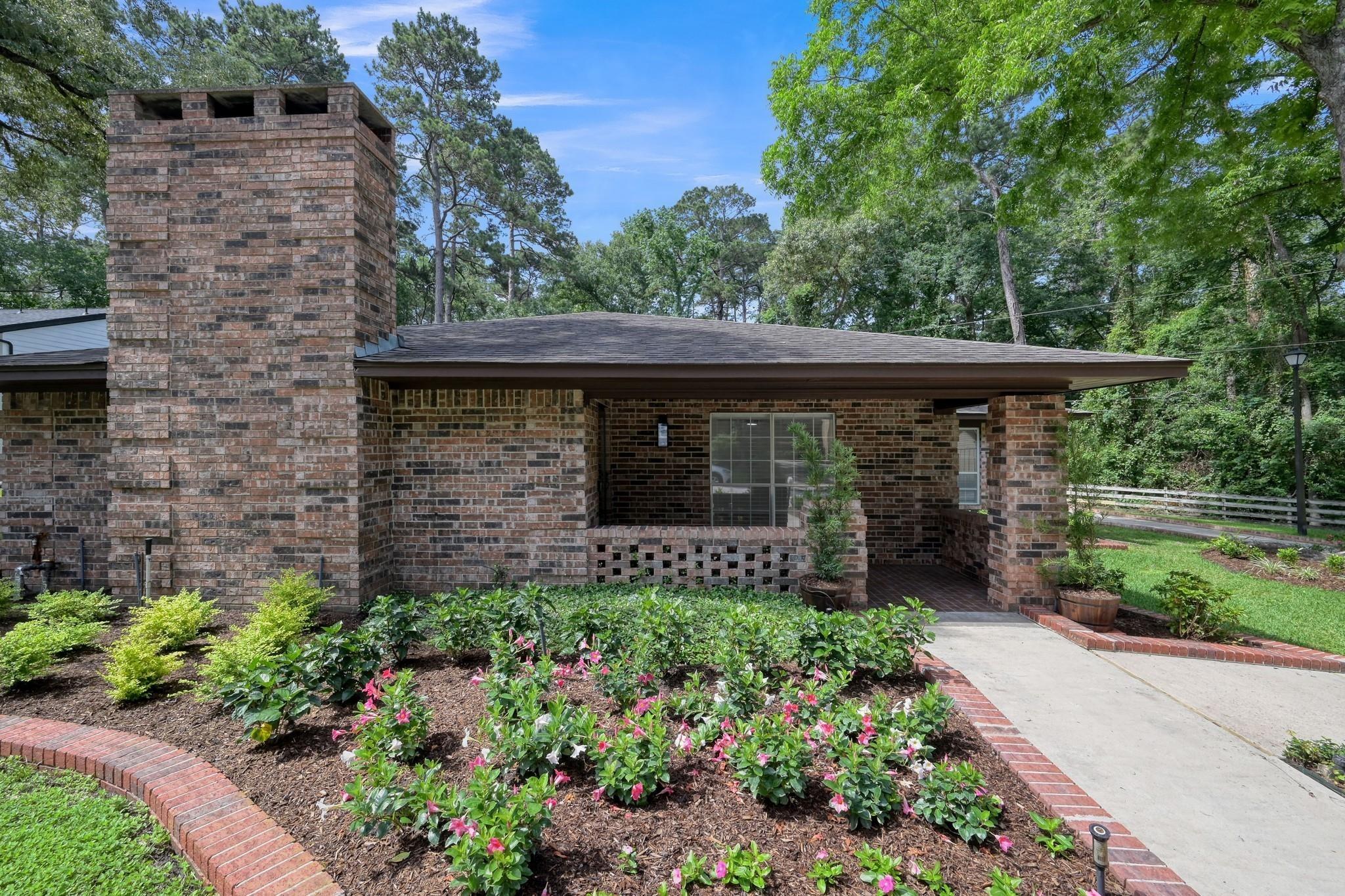 Broken Bough Ln, Conroe, TX 77304