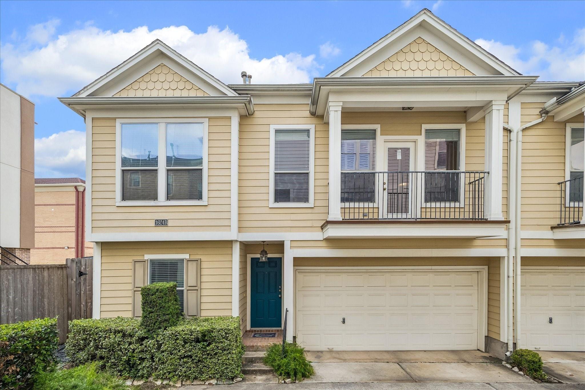 W 25th St, Houston, TX 77008