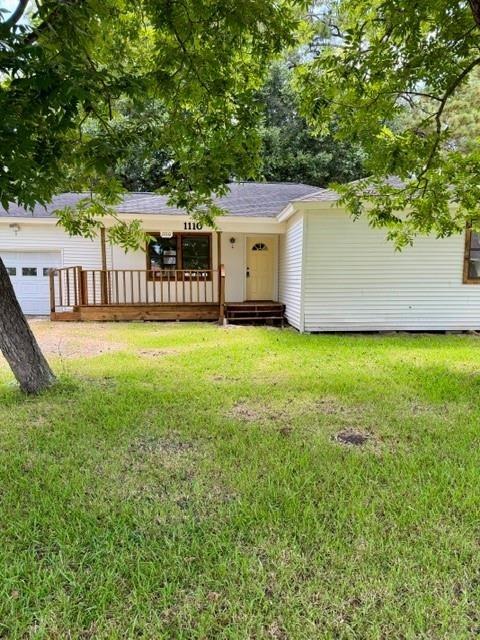Jarrett St, Liberty, TX 77575