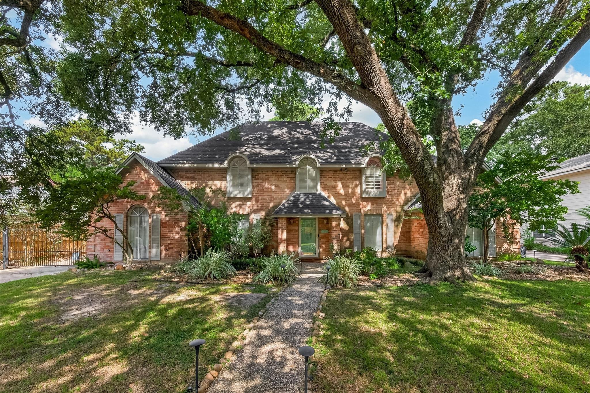 Lodge Creek Dr, Houston, TX 77066