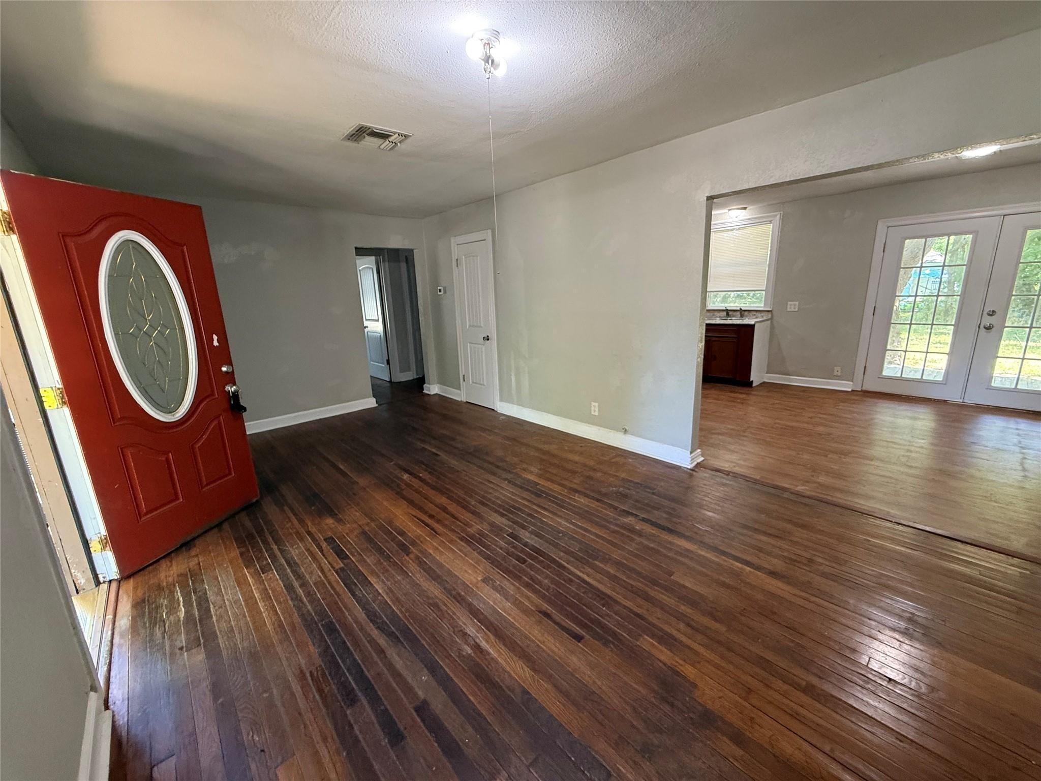 17th Ave N, Texas City, TX 77590