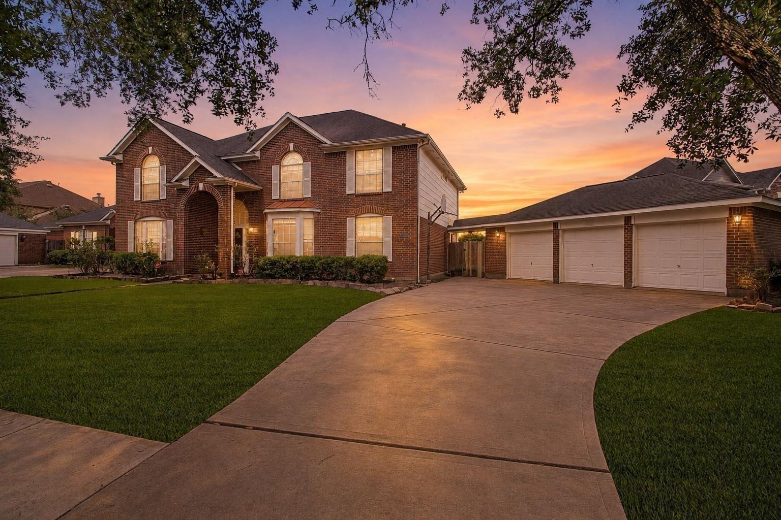 Spring Moss Dr, Missouri City, TX 77459