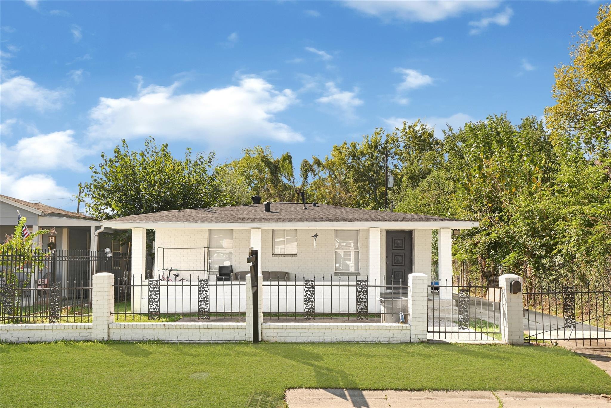 Palestine St, Houston, TX 77029