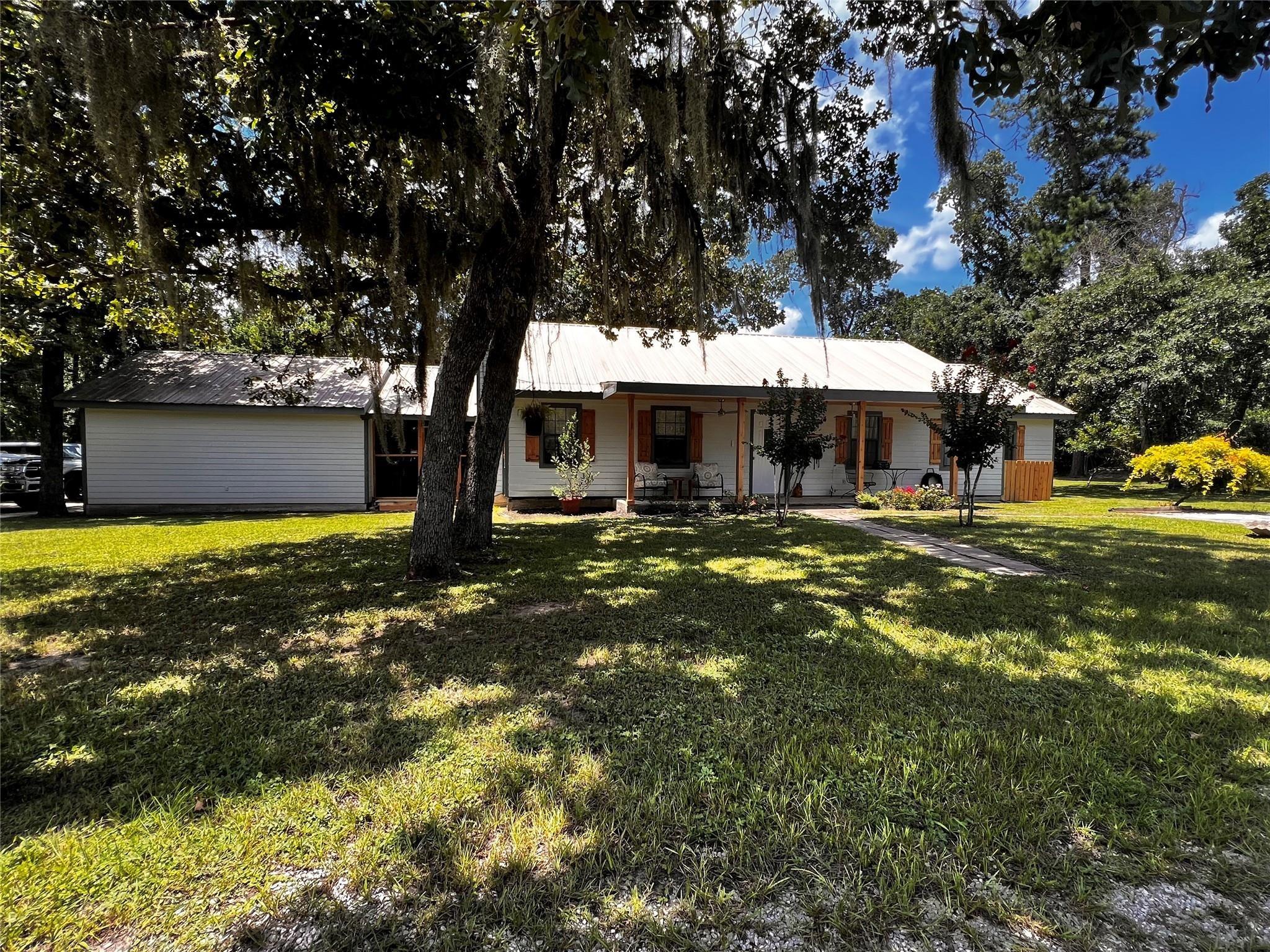 Ridge Top Dr, Huntsville, TX 77320