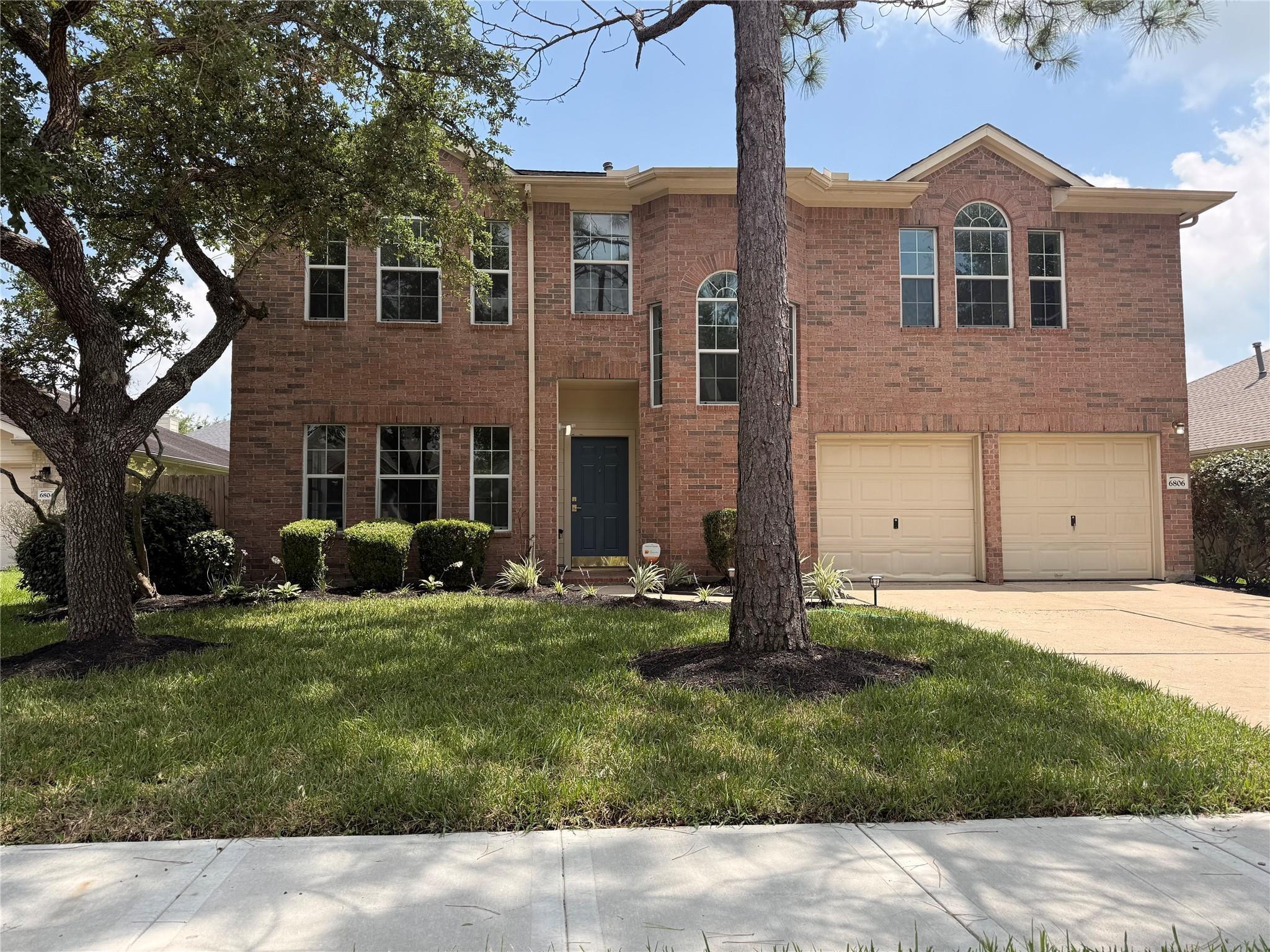 Adella Ct, Pearland, TX 77584
