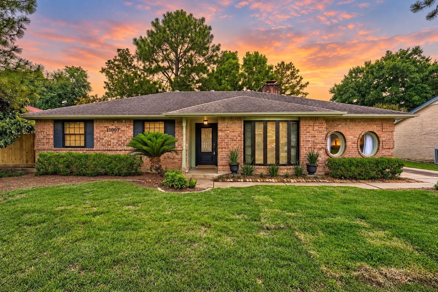 Ensbrook Dr, Houston, TX 77099