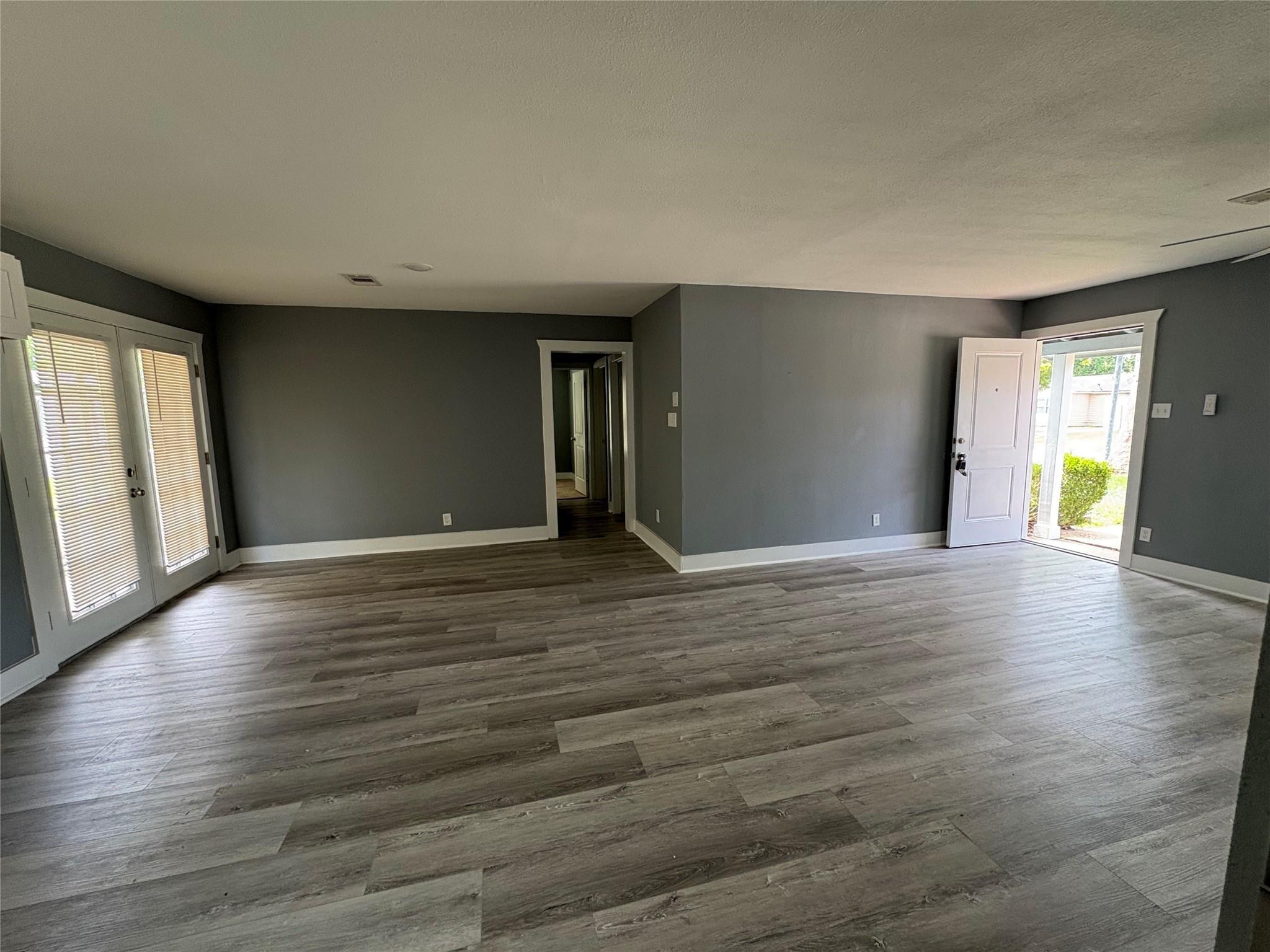 Dumore Dr, Houston, TX 77048