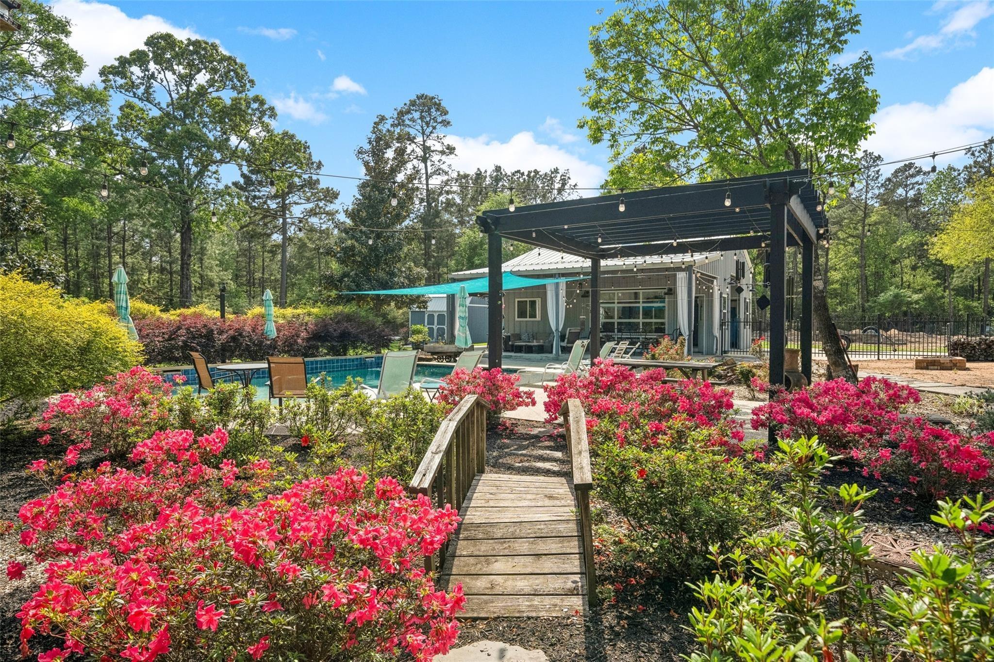 Connie Ln, Montgomery, TX 77316